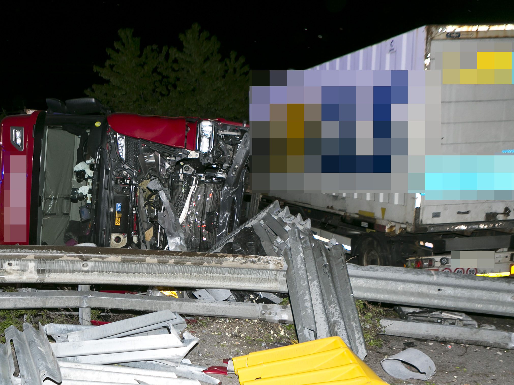 Ein schwerer Verkehrsunfall ereignete sich am frühen Freitagmorgen auf der A14.