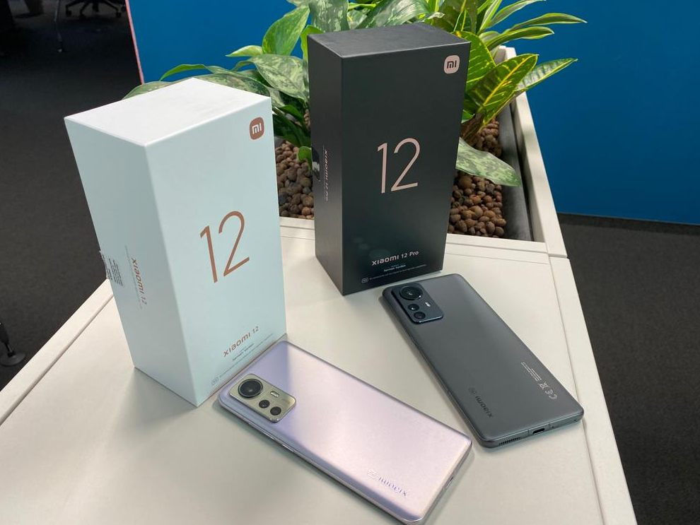 Das Xiaomi 12 und das Xiaomi 12 Pro im Test.