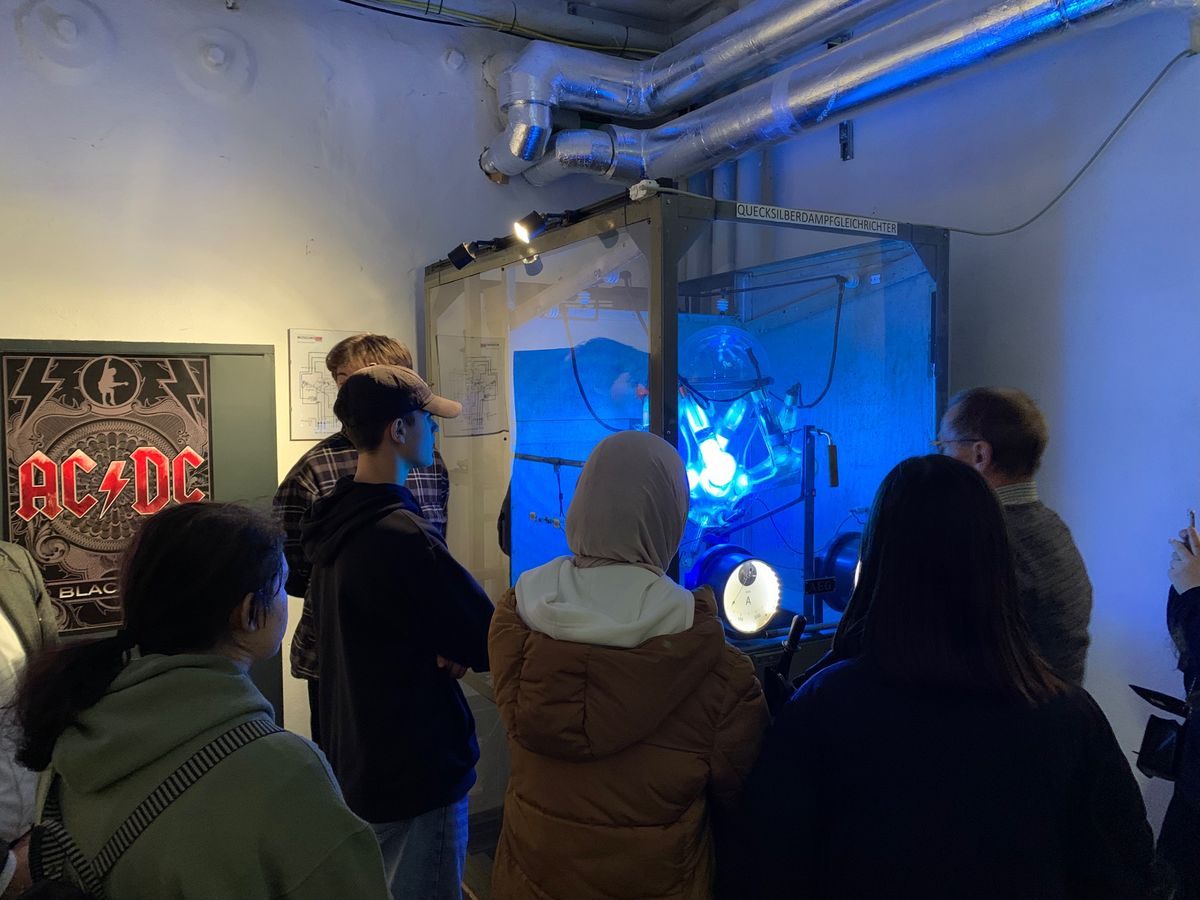 Der Funken sprang über: Schüler der Mittelschule entdeckten lebendig Elektrizität.