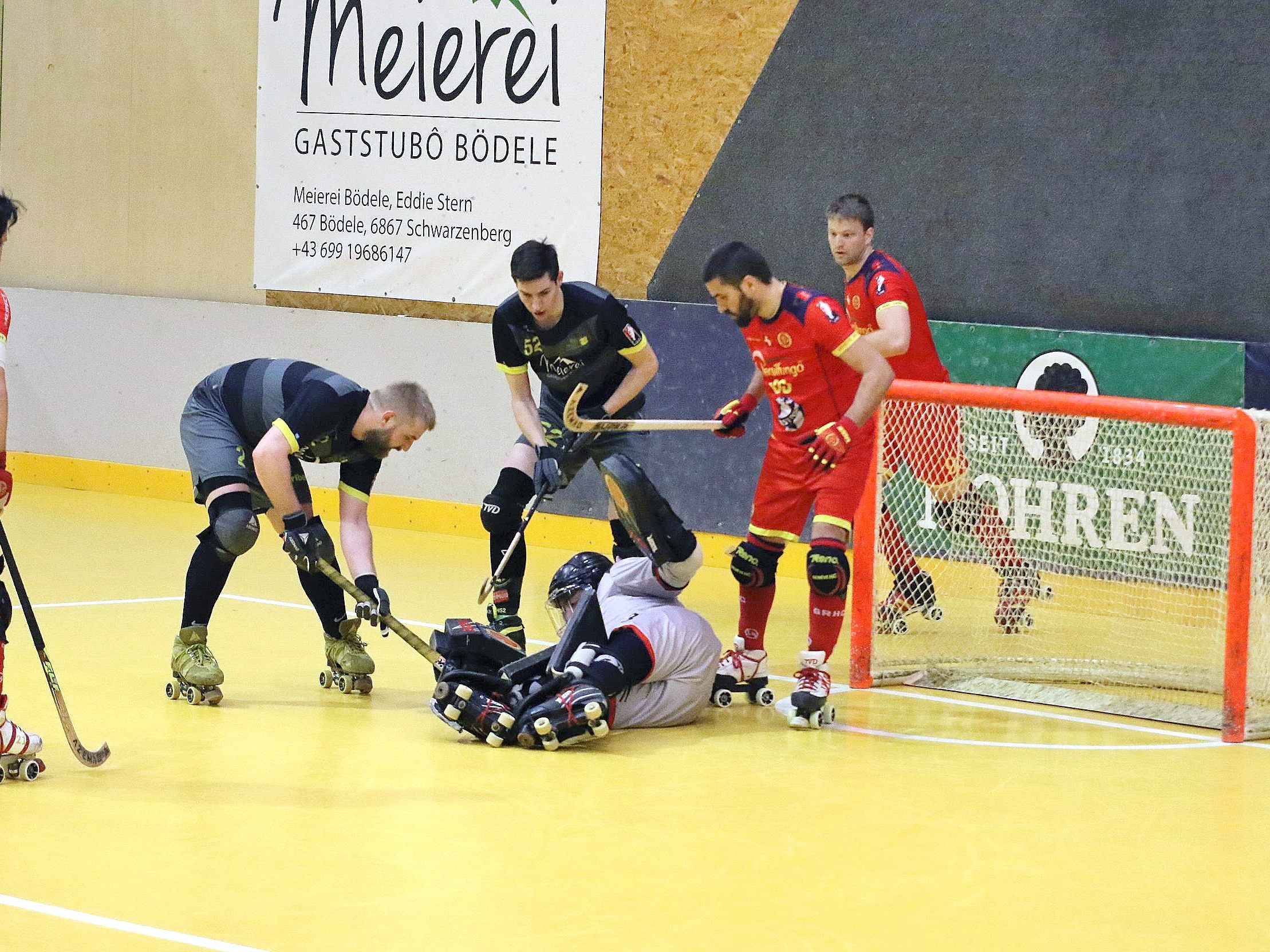 Trotz zahlreicher Fan-Unterstützung blieb der RHC Dornbirn gegen Genéve sieglos. Trotz zahlreicher Fan-Unterstützung blieb der RHC Dornbirn gegen Genéve sieglos.