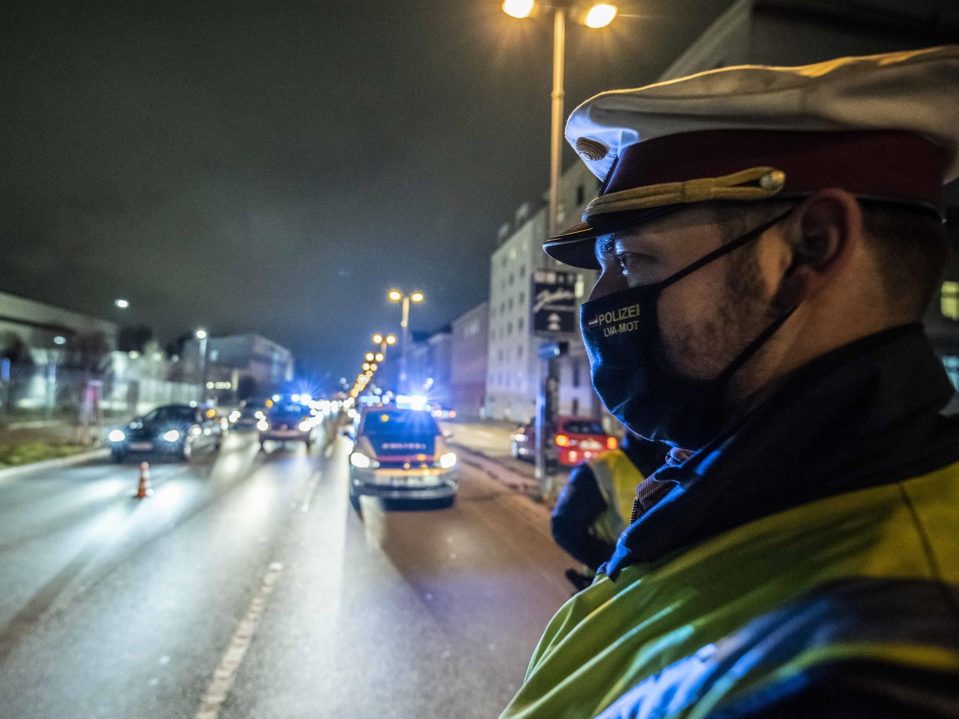 Bei einer Schwerpunktkontrolle in Wien stellte die Polizei rund 400 Anzeigen gegen Raser aus.