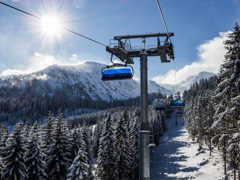 Nach den Pandemie-Saisonen gab es nun wieder mehr Alpinunfälle im Winter 2021/22 Nach den Pandemie-Saisonen gab es nun wieder mehr Alpinunfälle im Winter 2021/22