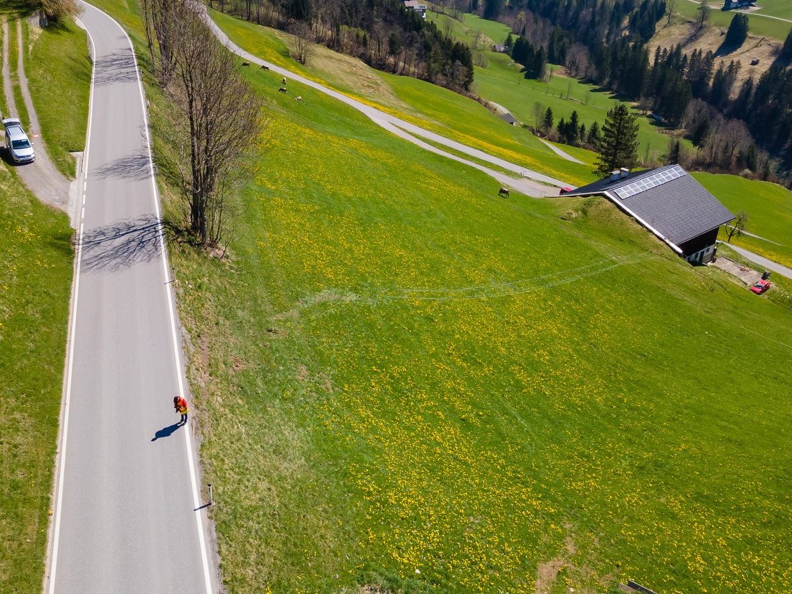 Bei dem Unfall wurden 2 Personen unbestimmten Grades verletzt.