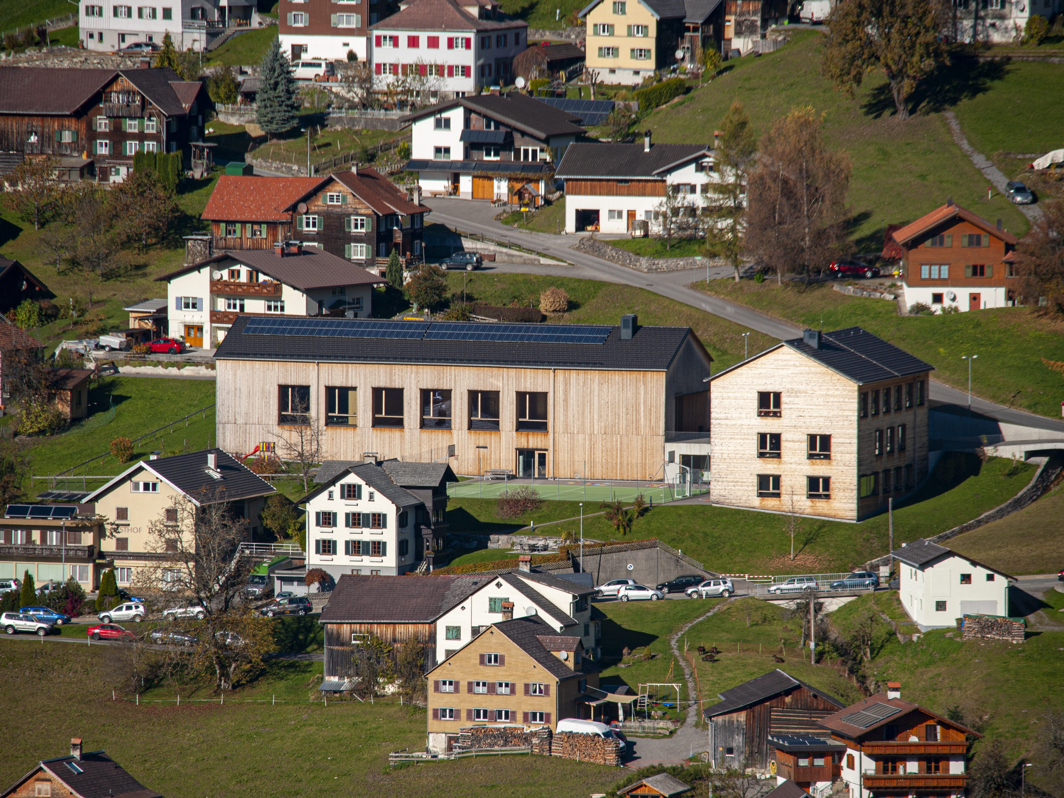 Dorfsaal mit VS Laterns