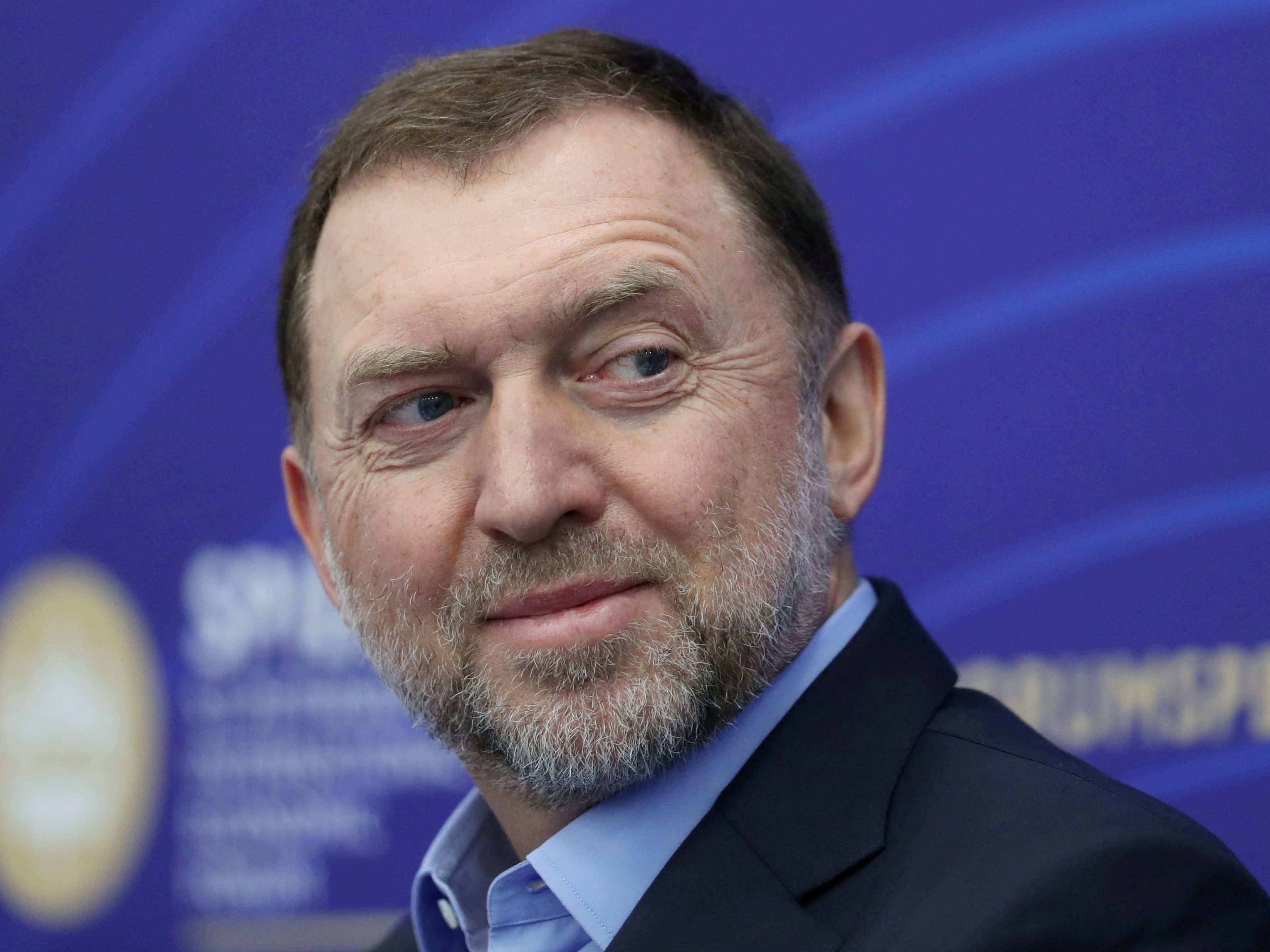 Die Strabag will mit der Abberufung die Einhaltung der EU-Sanktionen gegen Deripaska sicherstellen. Die Strabag will mit der Abberufung die Einhaltung der EU-Sanktionen gegen Deripaska sicherstellen.