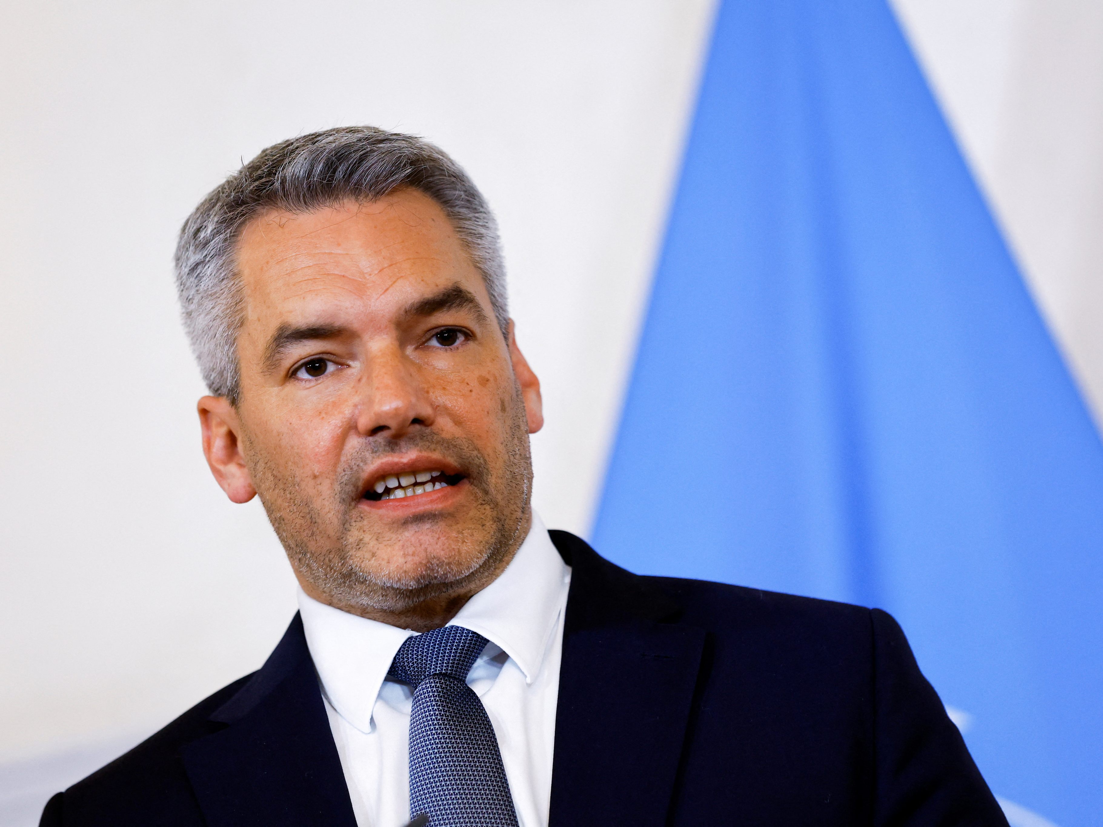 Anträge zu Regierungs-Rücktritt blieben im Bundesrat erfolglos.