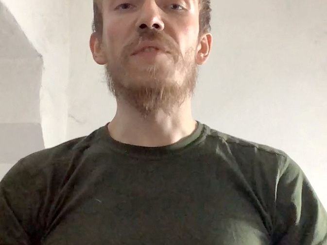 Kommandeur Denys Prokopenko sprach vom Aus der Verteidigung in einer Videobotschaft. Kommandeur Denys Prokopenko sprach vom Aus der Verteidigung in einer Videobotschaft.