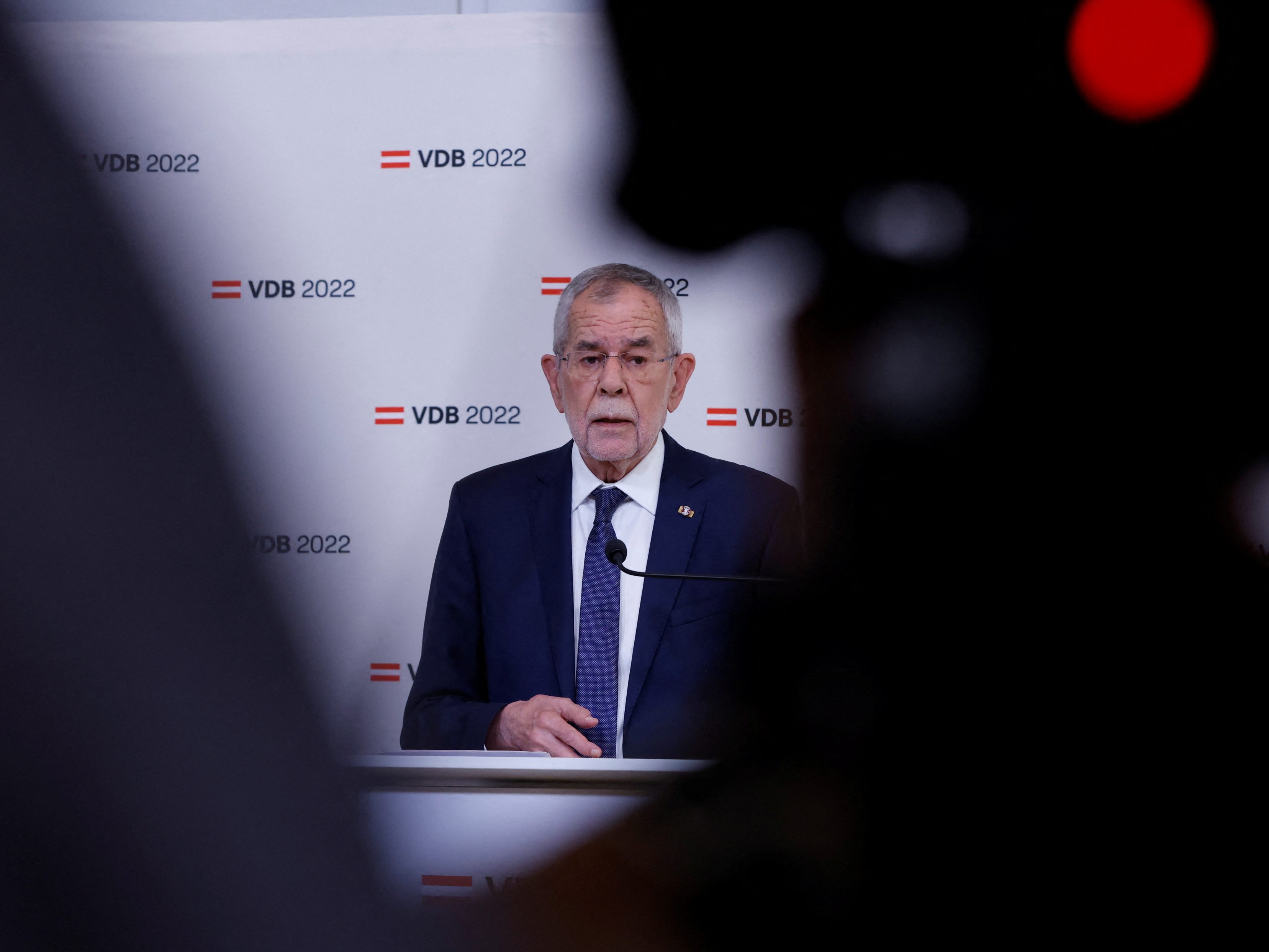 Die ÖVP möchte den amtierenden Bundespräsidenten Alexander Van der Bellen bei der Bundespräsidentschaftswahl 2022 nicht unterstützen. Die ÖVP möchte den amtierenden Bundespräsidenten Alexander Van der Bellen bei der Bundespräsidentschaftswahl 2022 nicht unterstützen.