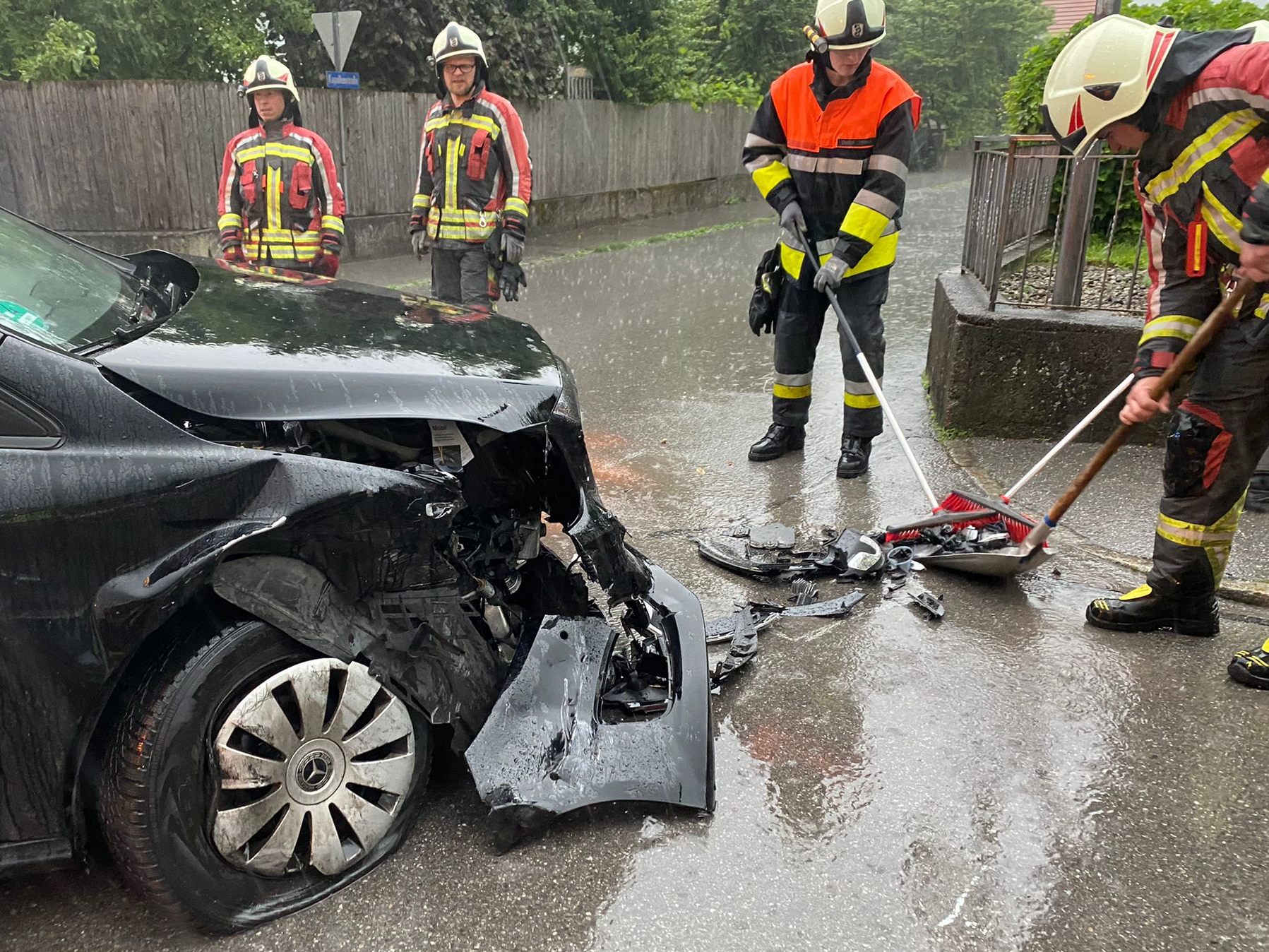 Drei Fahrzeuge waren in den Unfall verwickelt.