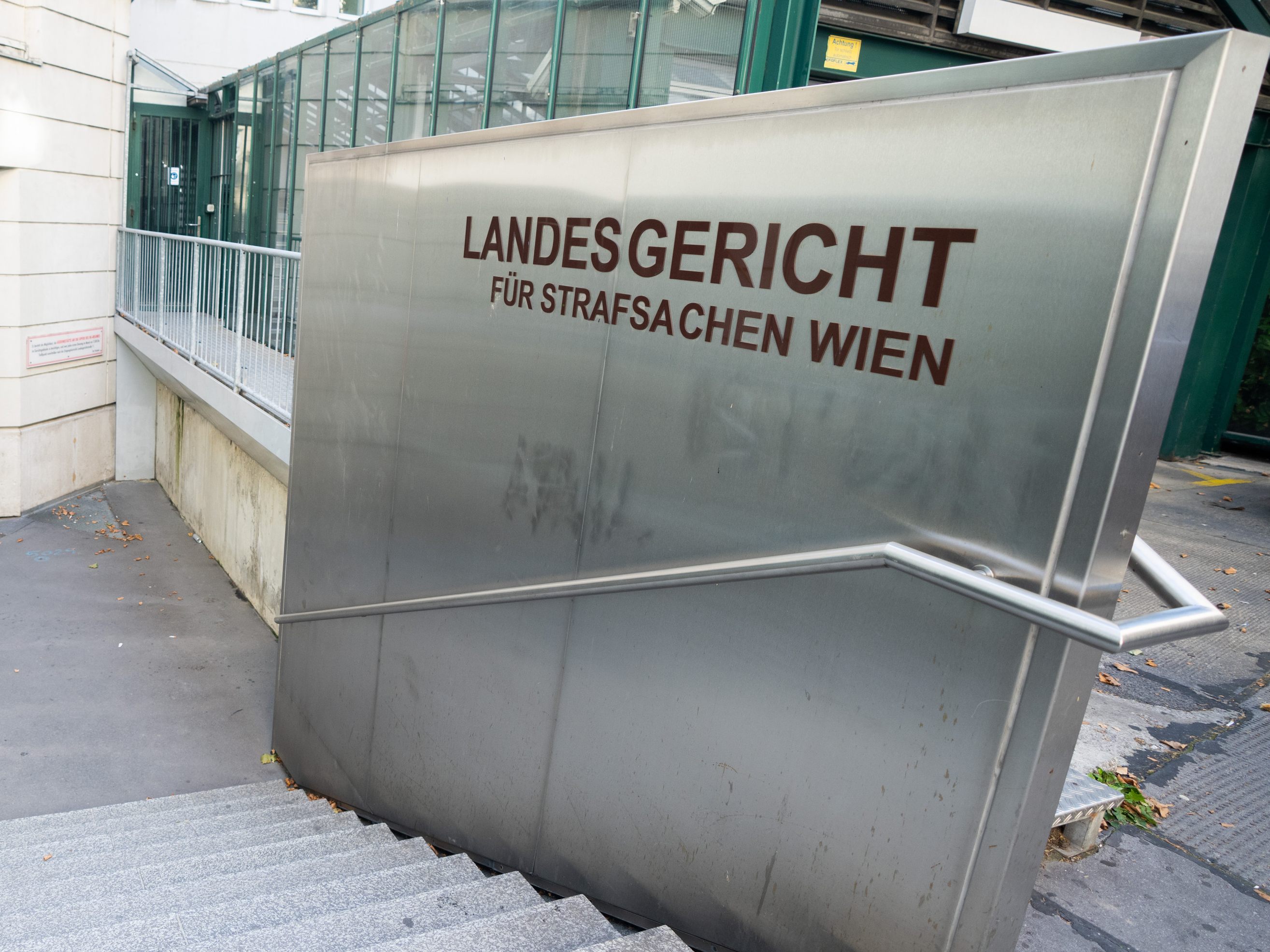 Am Wiener Landesgericht ist ein 21-Jähriger erneut wegen Terrorporgpaganda verurteilt worden