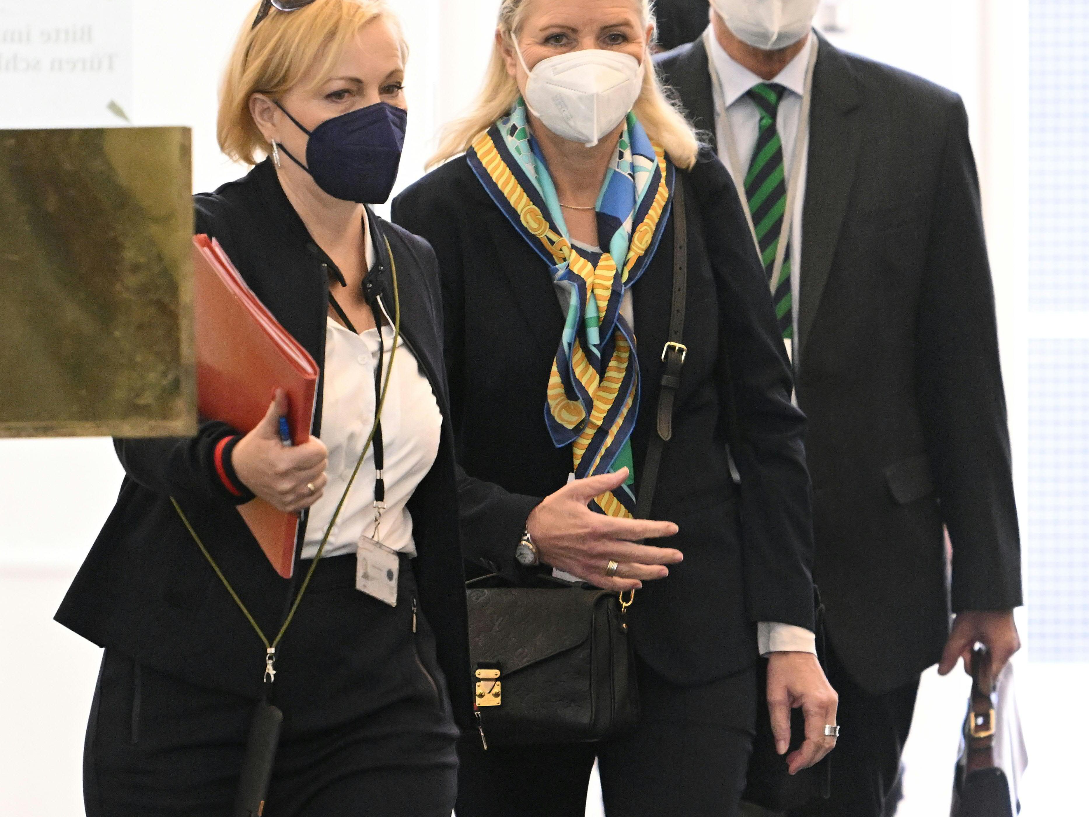 OGH-Vizepräsidentin Eva Marek (Mitte) am Mittwoch beim ÖVP-Korruptions-U-Ausschusses im Camineum der Nationalbibliothek in Wien.