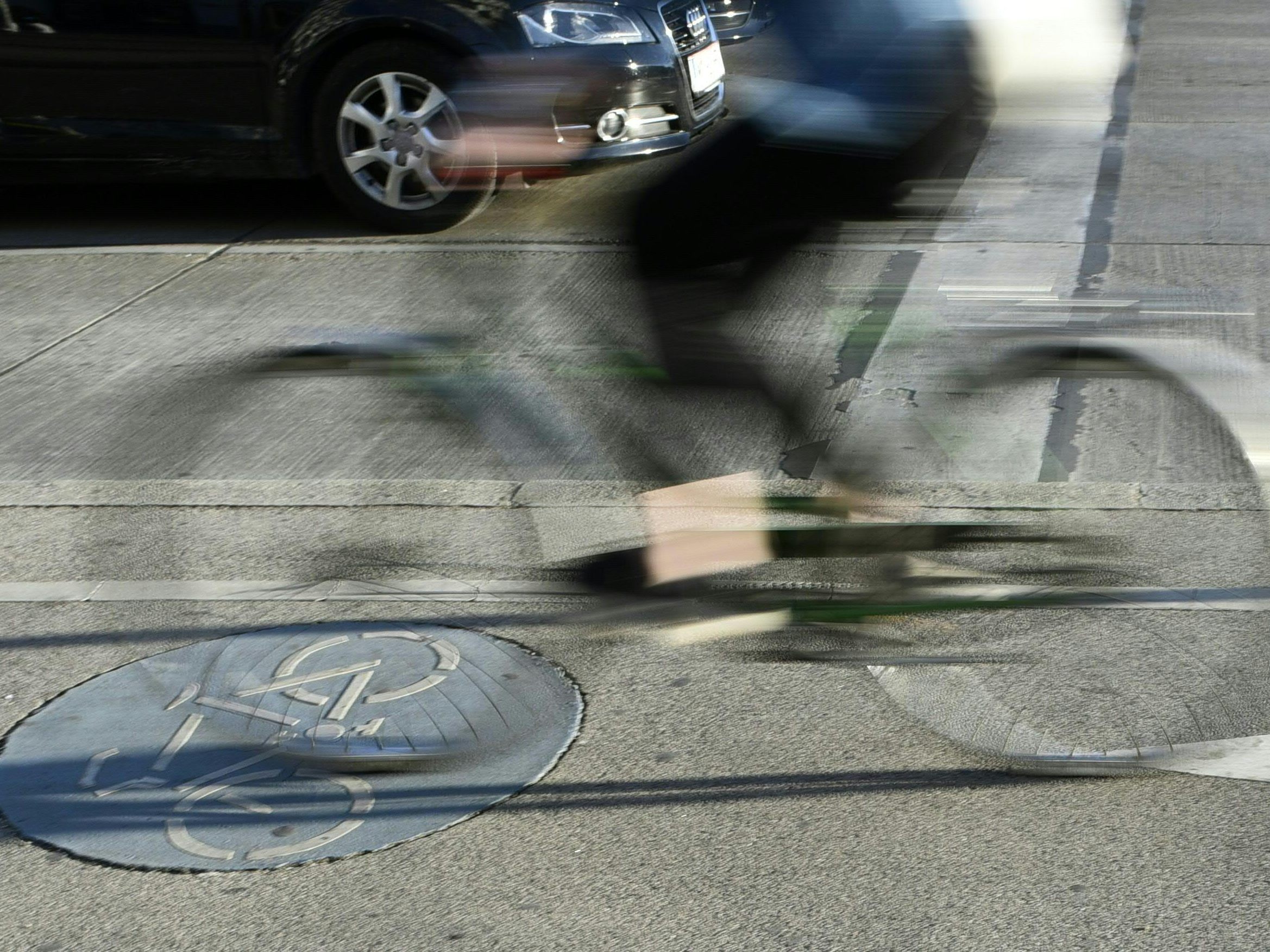 Die Arbeiten an der Radfahr-Anlage in Linker Wienzeile zwischen Fabriksbrücke und Winckelmannstraße fangen am 31. Mai an. Die Arbeiten an der Radfahr-Anlage in Linker Wienzeile zwischen Fabriksbrücke und Winckelmannstraße fangen am 31. Mai an.
