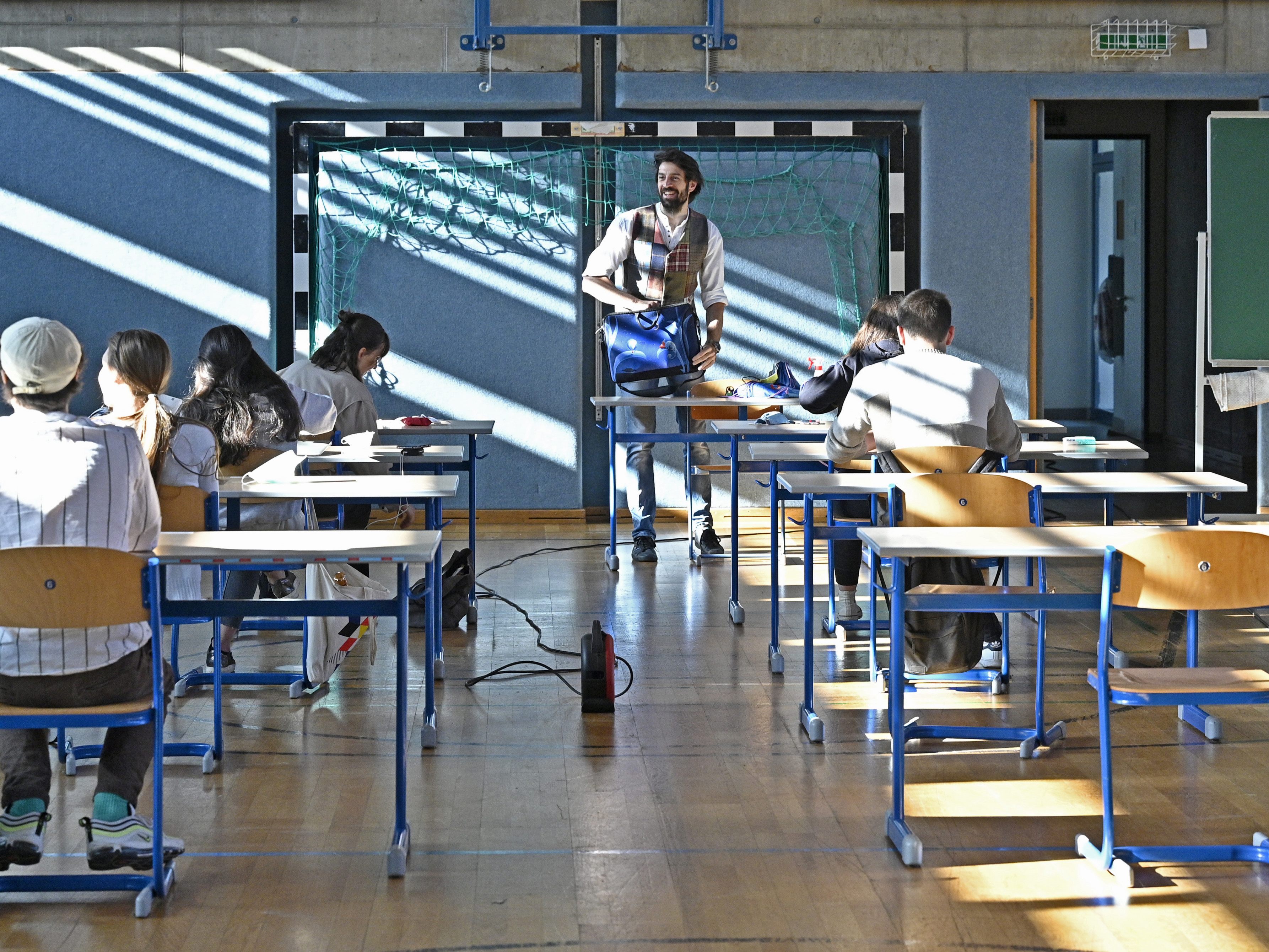46.000 Maturanten stehen in den Startlöchern für die schriftliche Reifeprüfung. 46.000 Maturanten stehen in den Startlöchern für die schriftliche Reifeprüfung.