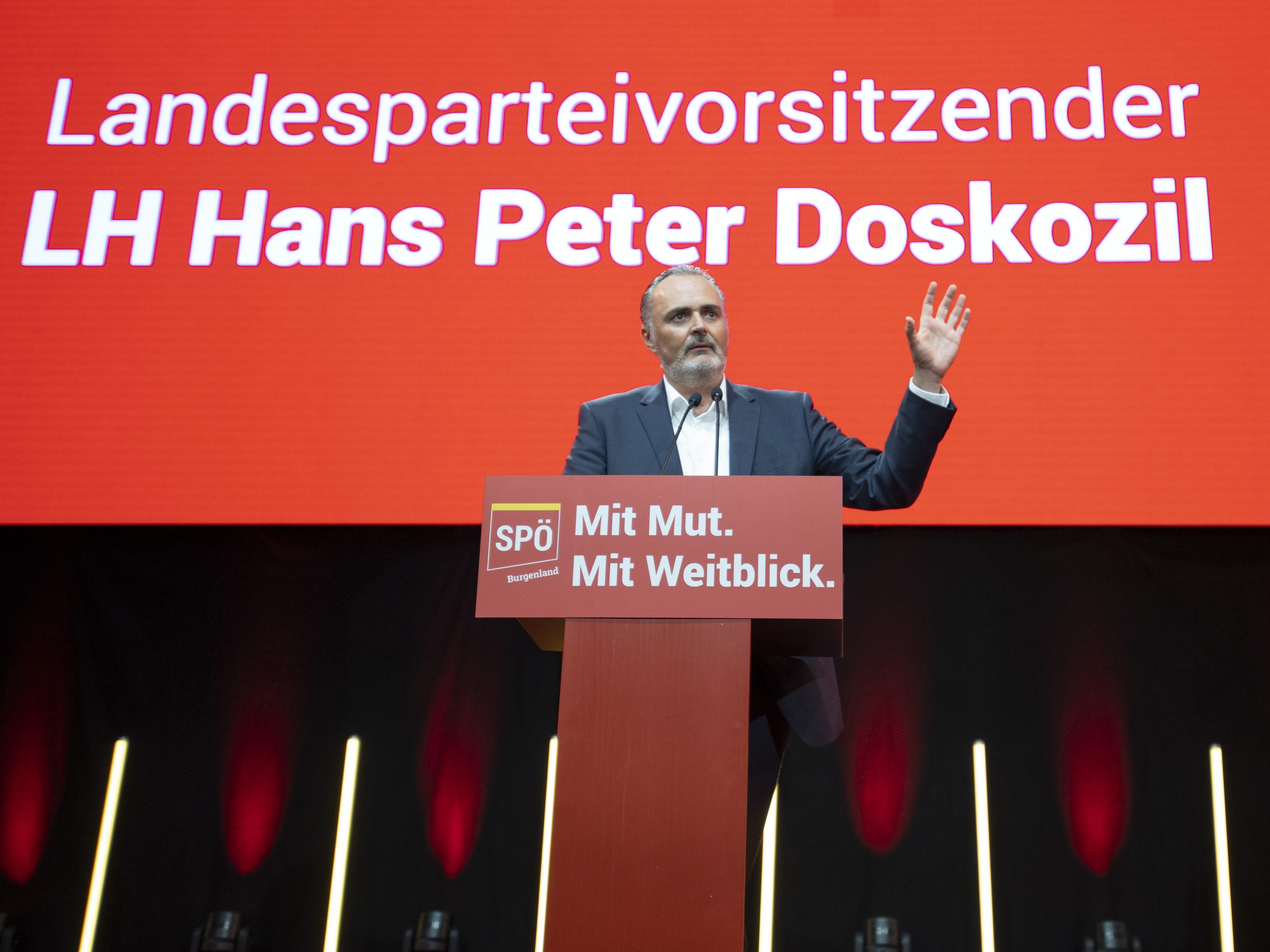 Beim SPÖ-Parteitag: Doskozil verkündete auch ein Verbot für Plakate und Spenden im Wahlkampf