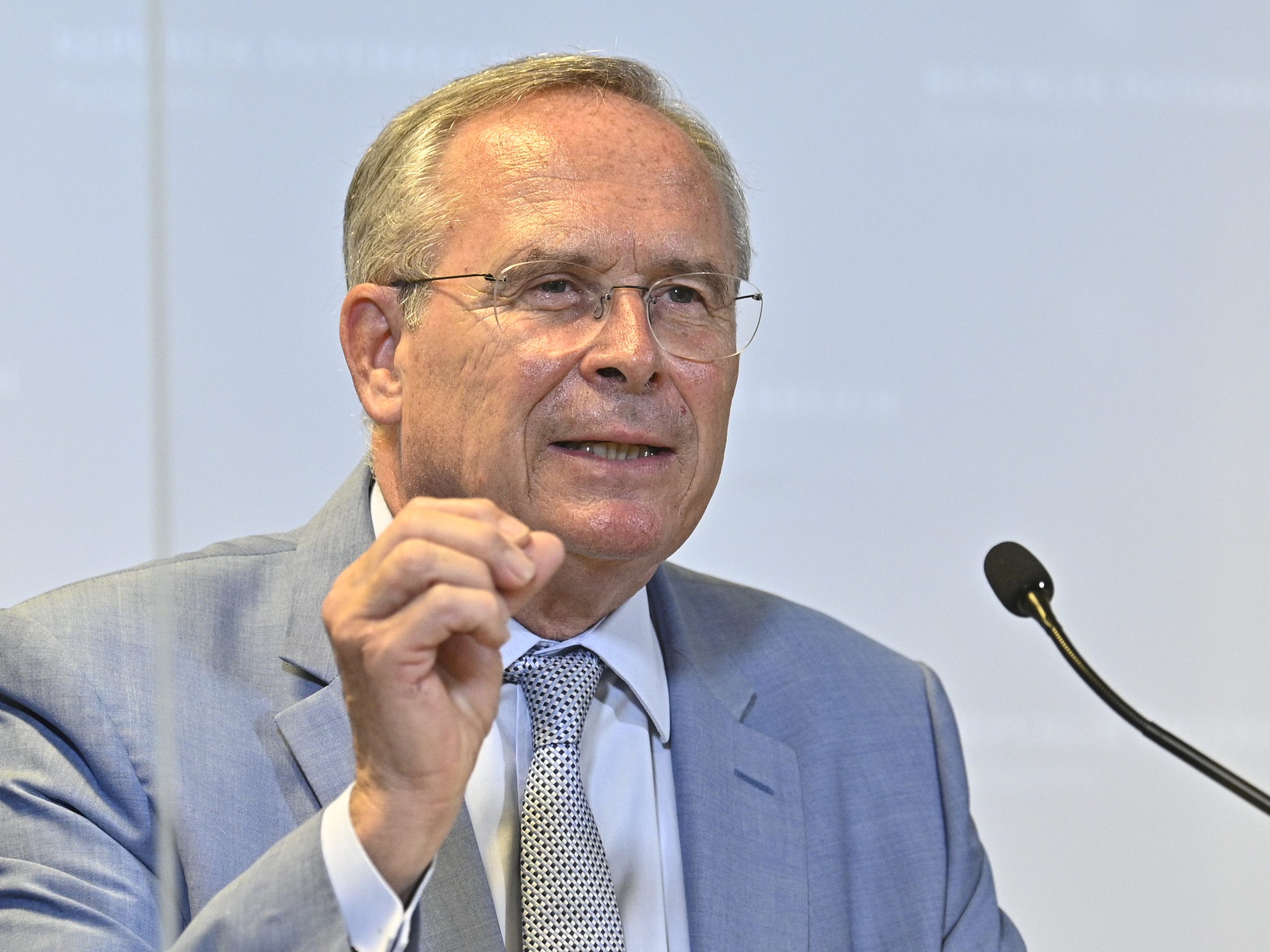 Neuer Obmann: Karl Mahrer wird innerhalb der ÖVP Wien zum Nachfolger von Gernot Blümel bestimmt Neuer Obmann: Karl Mahrer wird innerhalb der ÖVP Wien zum Nachfolger von Gernot Blümel bestimmt