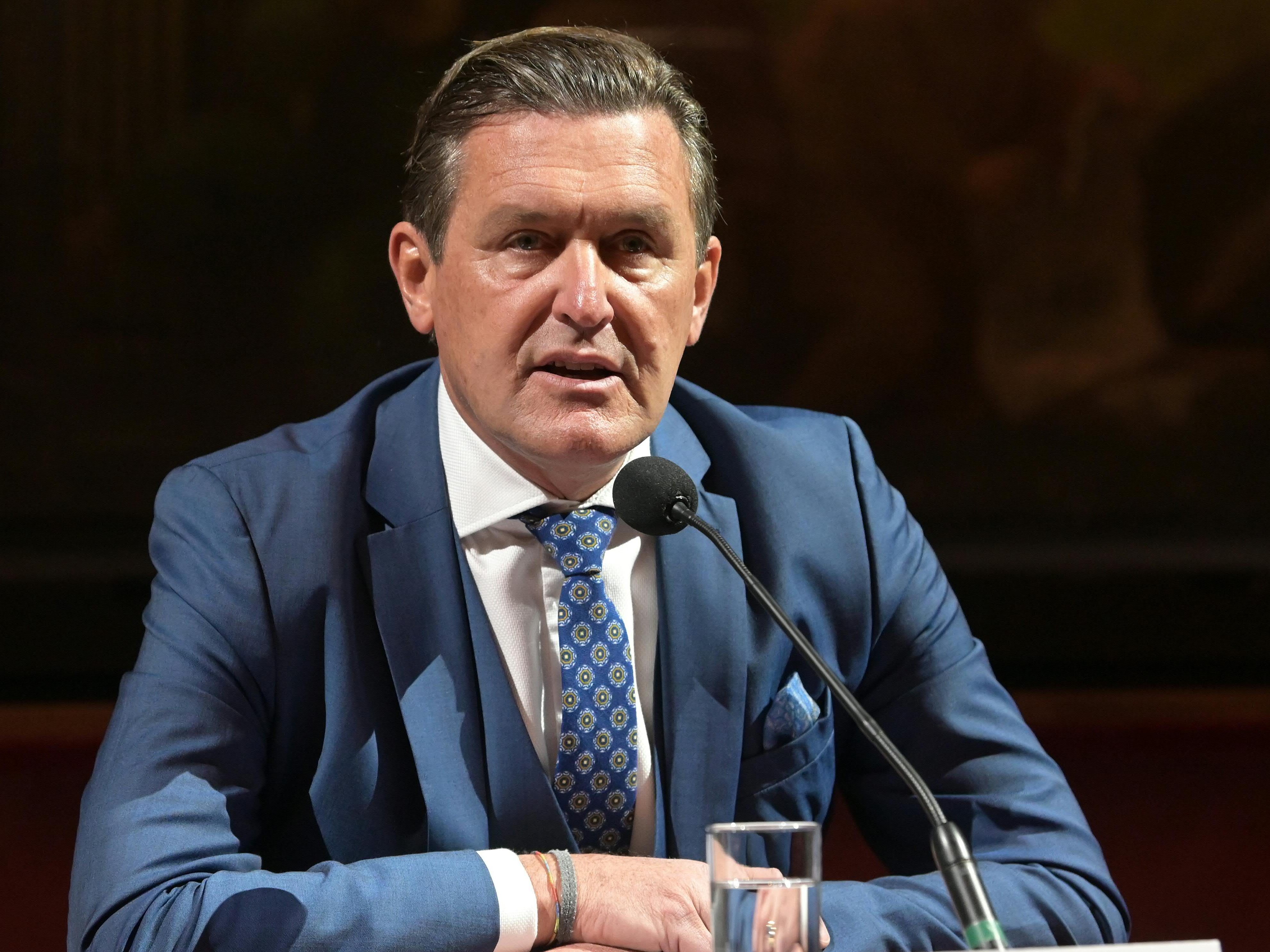Laut Finanzstadtrat Peter Hanke (SPÖ) sind die 1,28 Milliarden Euro Neuverschuldung der Stadt Wien um 600 Millionen Euro weniger, als im Voranschlag budgetiert. Laut Finanzstadtrat Peter Hanke (SPÖ) sind die 1,28 Milliarden Euro Neuverschuldung der Stadt Wien um 600 Millionen Euro weniger, als im Voranschlag budgetiert.