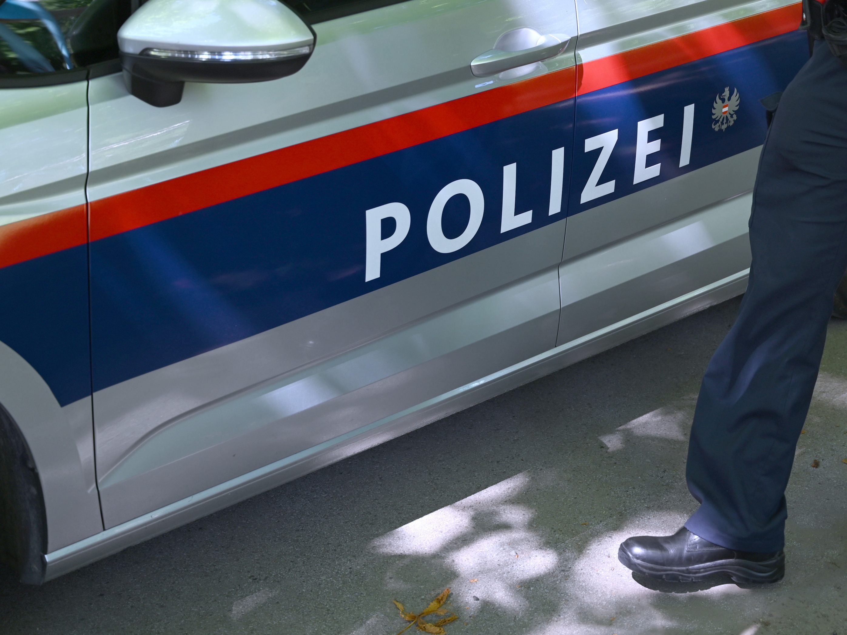 Bei zwei Schlägereien in Tirol in der Nacht auf Sonntag kam es zu insgesamt fünf Verletzten.