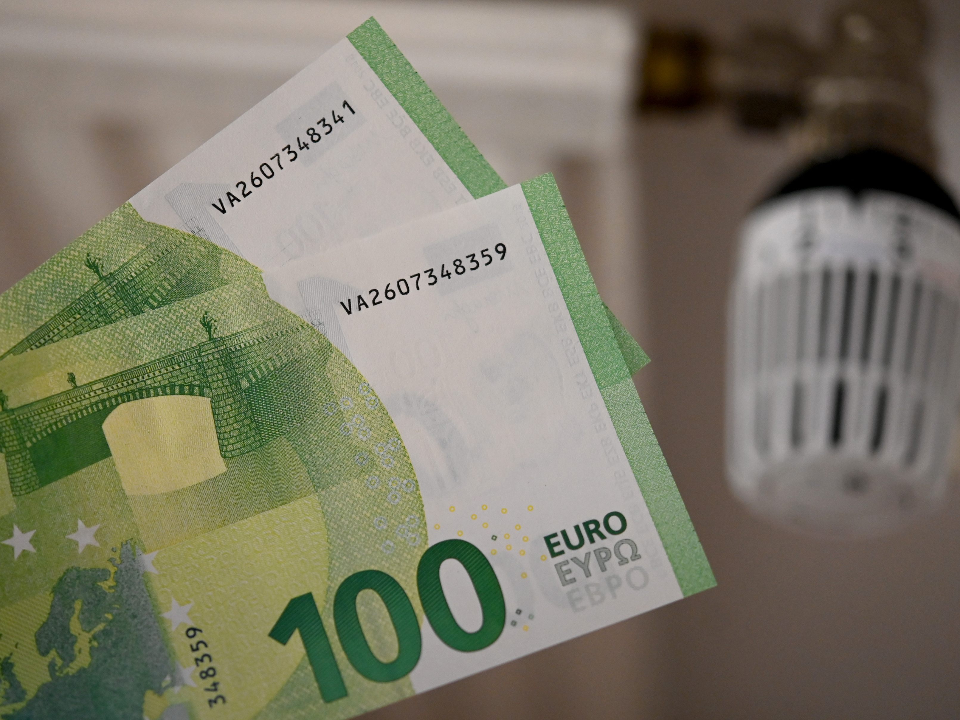 Unter anderem wird das Heizen teurer - doch mit dem 150 Euro-Energiegutschein läuft nicht alles reibungslos Unter anderem wird das Heizen teurer - doch mit dem 150 Euro-Energiegutschein läuft nicht alles reibungslos