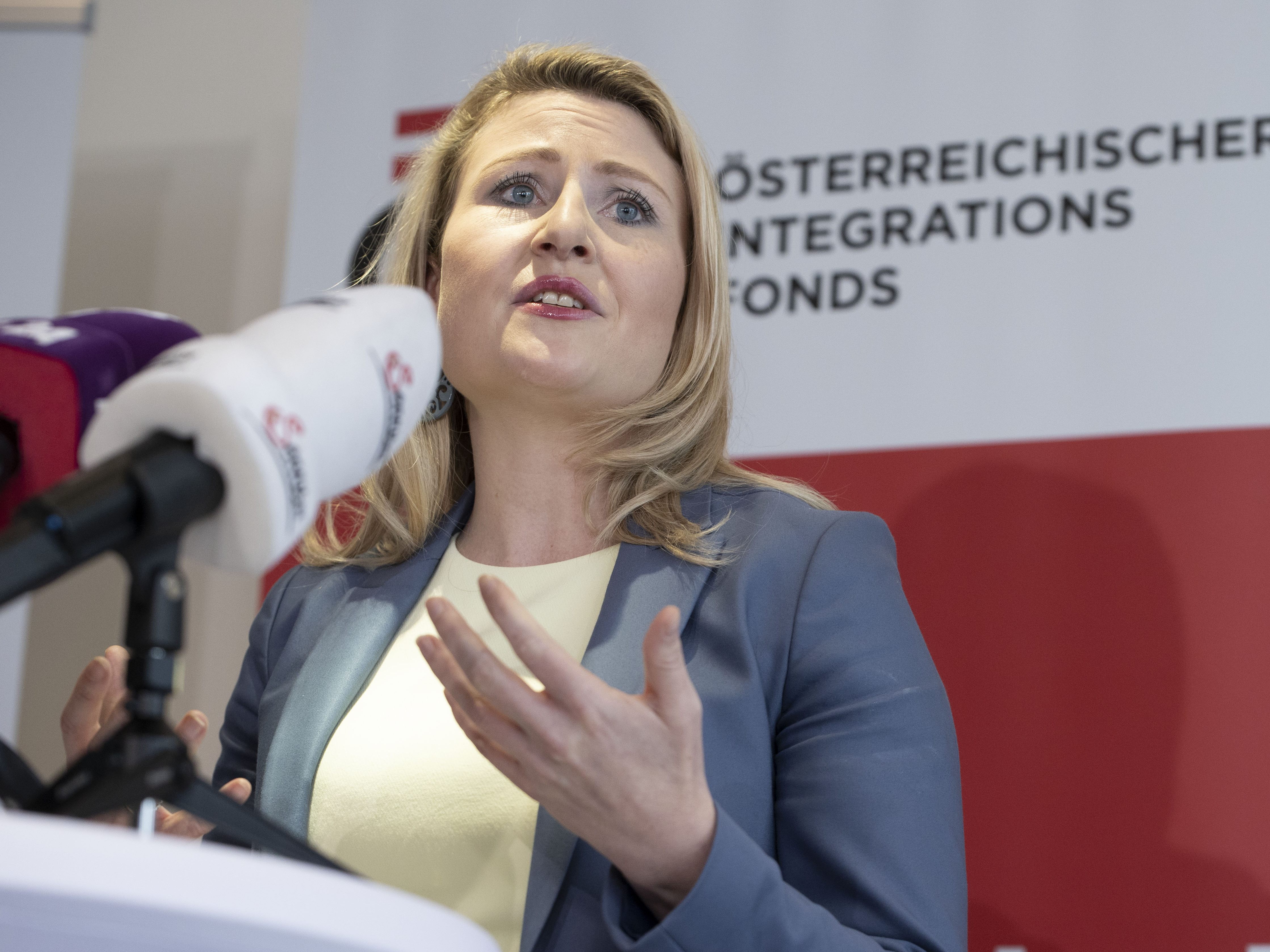 Integrationsministerin Susanne Raab (ÖVP) will Gelder für Integrationsprojekte für aus der Ukraine Geflüchtete zur Verfügung stellen.