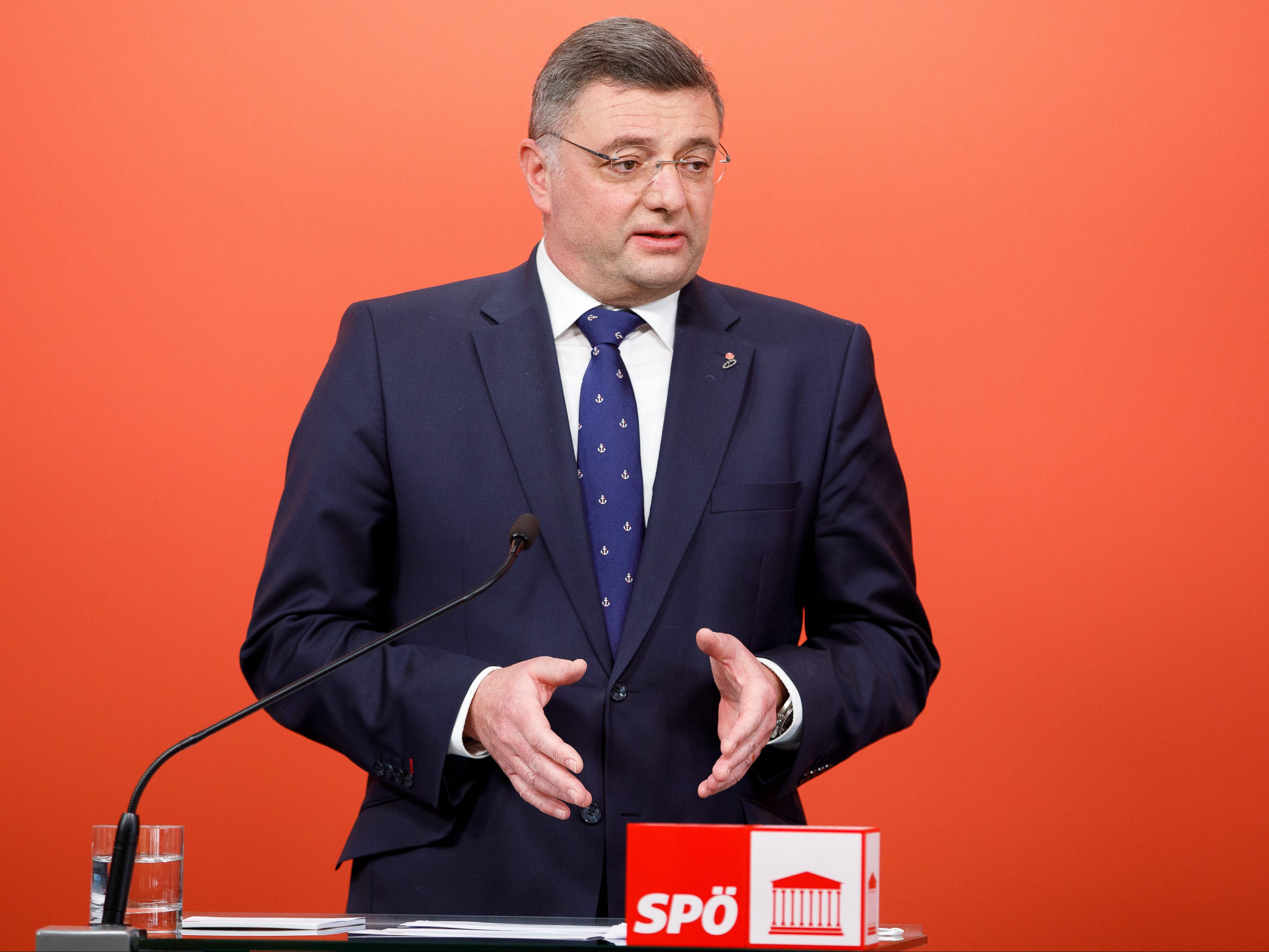 SPÖ-Vizeklubchef Leichtfried hat einen Neuwahlantrag der SPÖ angekündigt