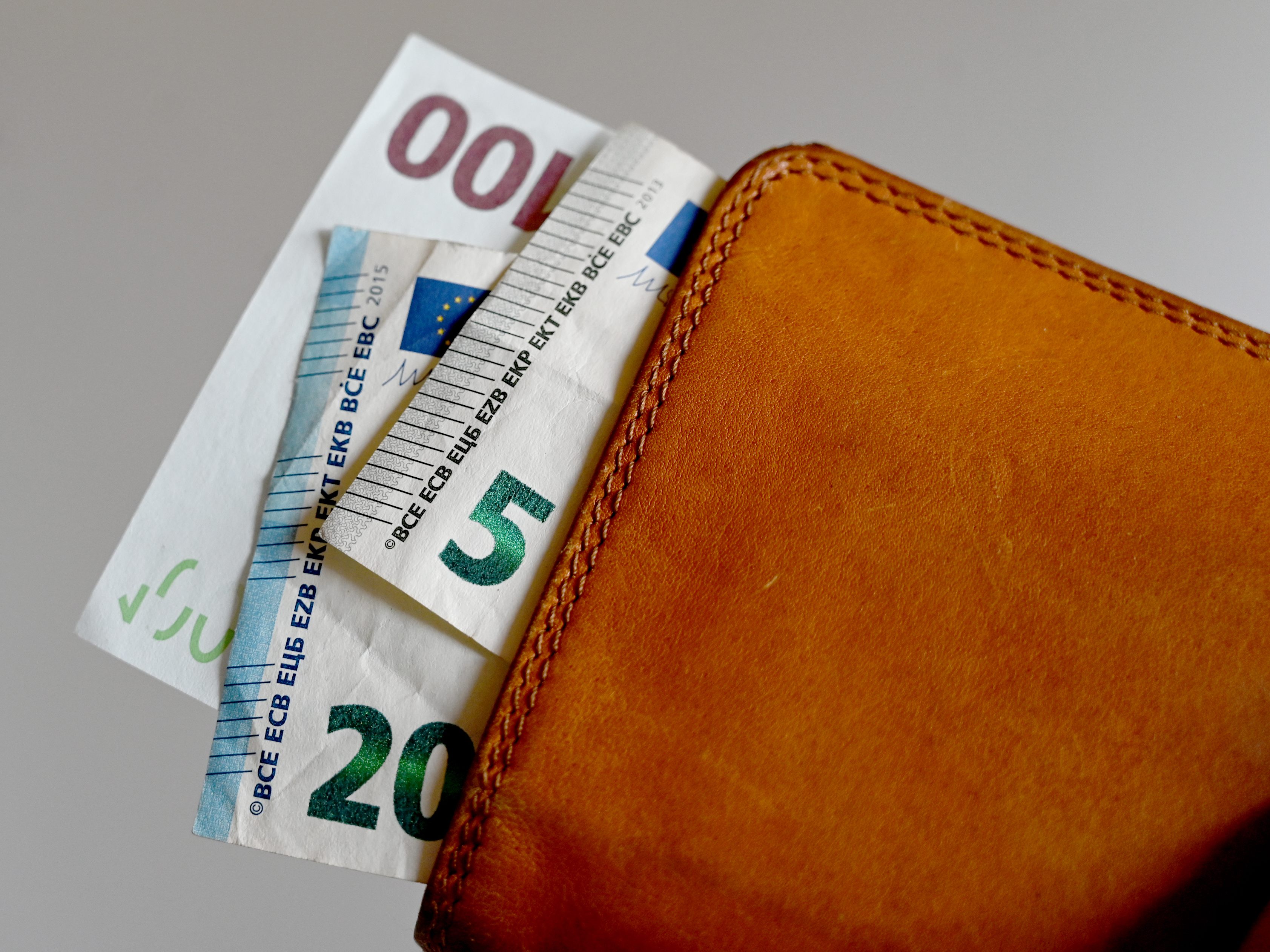 In welchem Lebensbereich müssen Sie dank der Teuerung tiefer in die Tasche greifen?