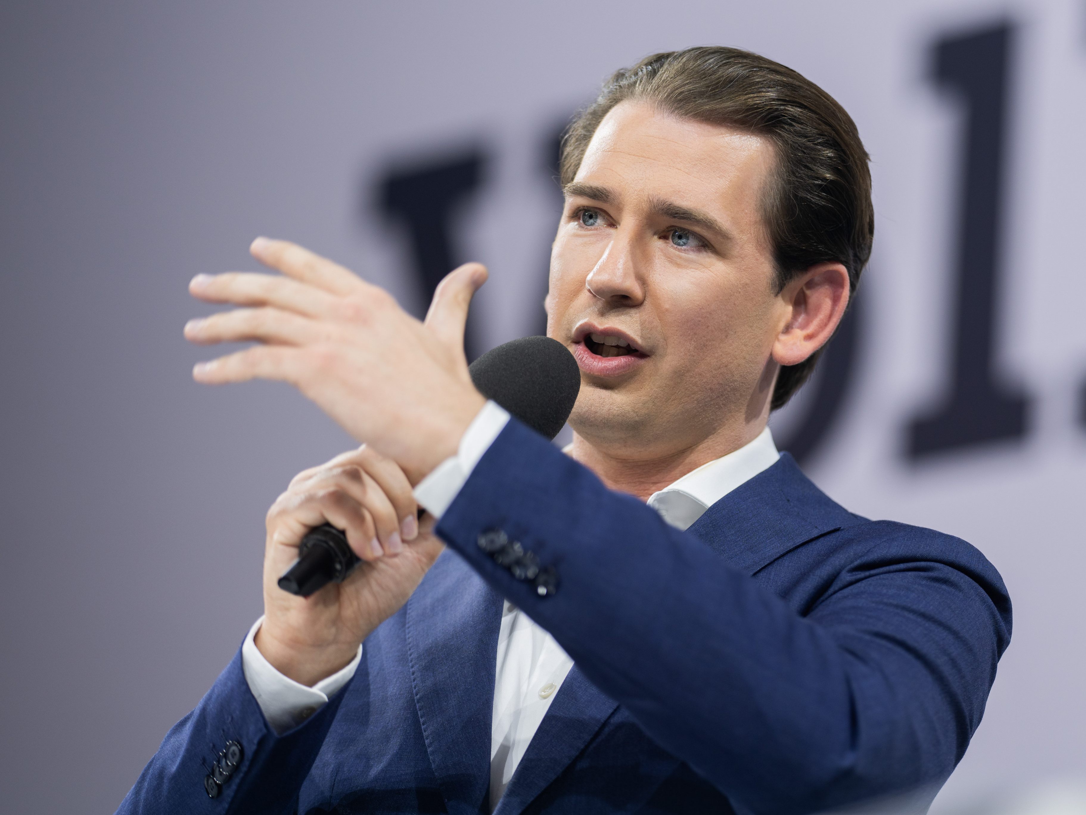 Das Buch könnte Fans von Sebastian Kurz interessieren.