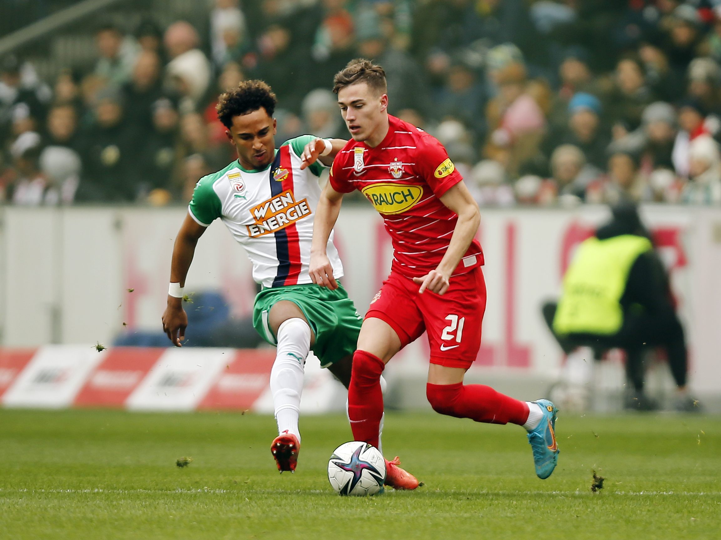 Sucic wurde laut Salzburg von Rapid-"Fans" attackiert. Sucic wurde laut Salzburg von Rapid-"Fans" attackiert.