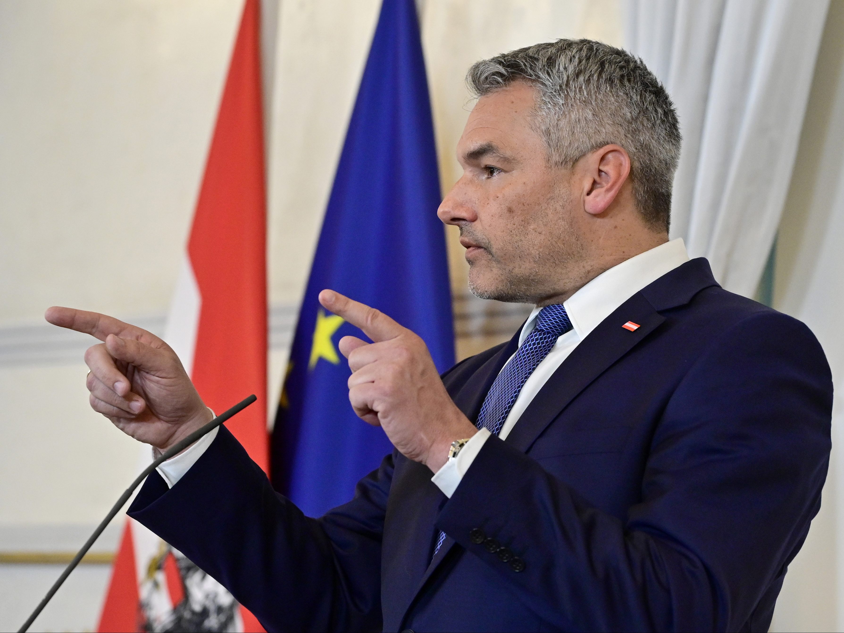 Bundeskanzler Karl Nehammer (ÖVP) erteilt den Einbürgerungs-Vorstoß Van der Bellens eine klare Absage.