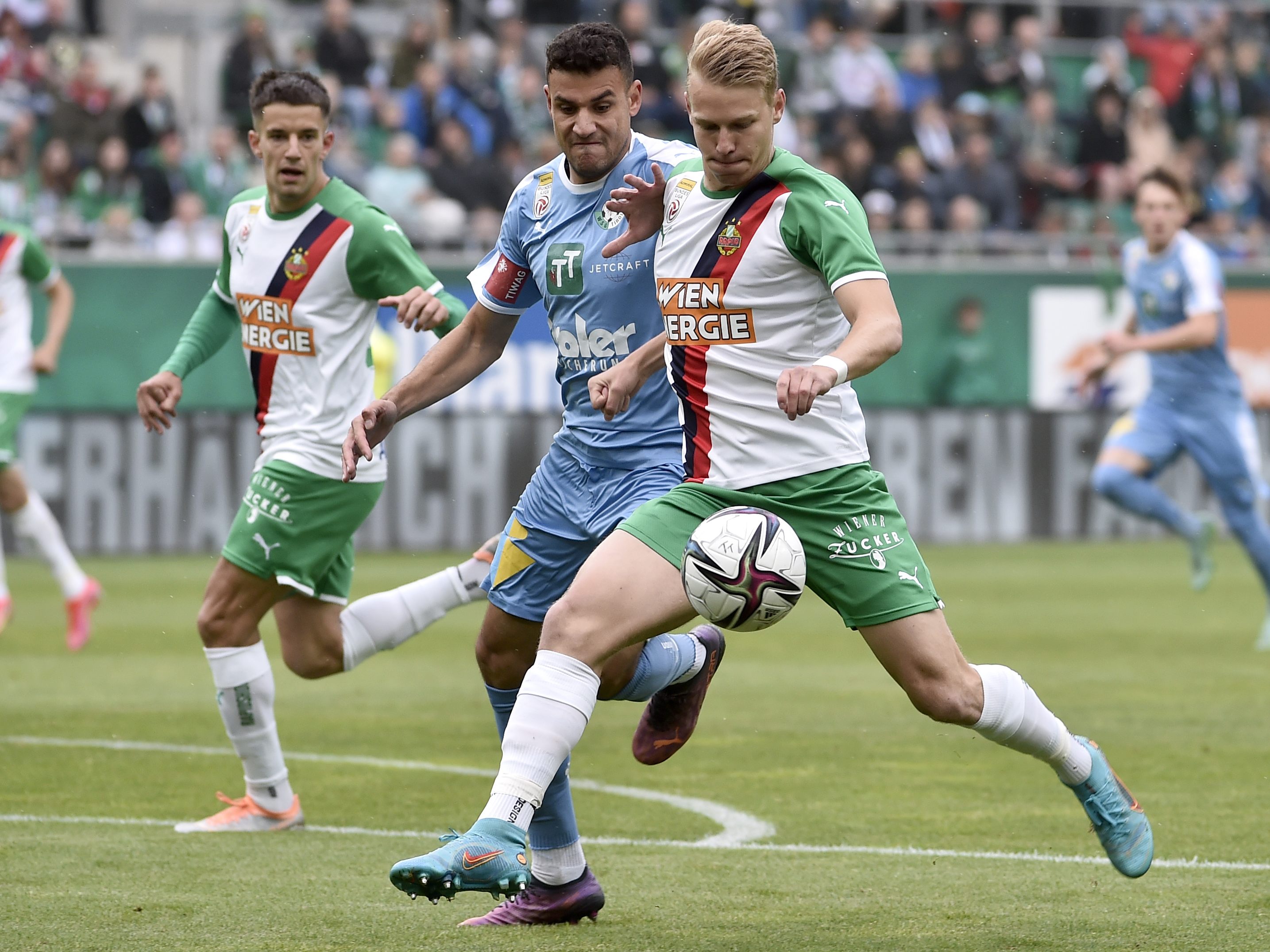 Rapid Wien schafft mit einem 2:0-Heimsieg das Minimalziel. Rapid Wien schafft mit einem 2:0-Heimsieg das Minimalziel.