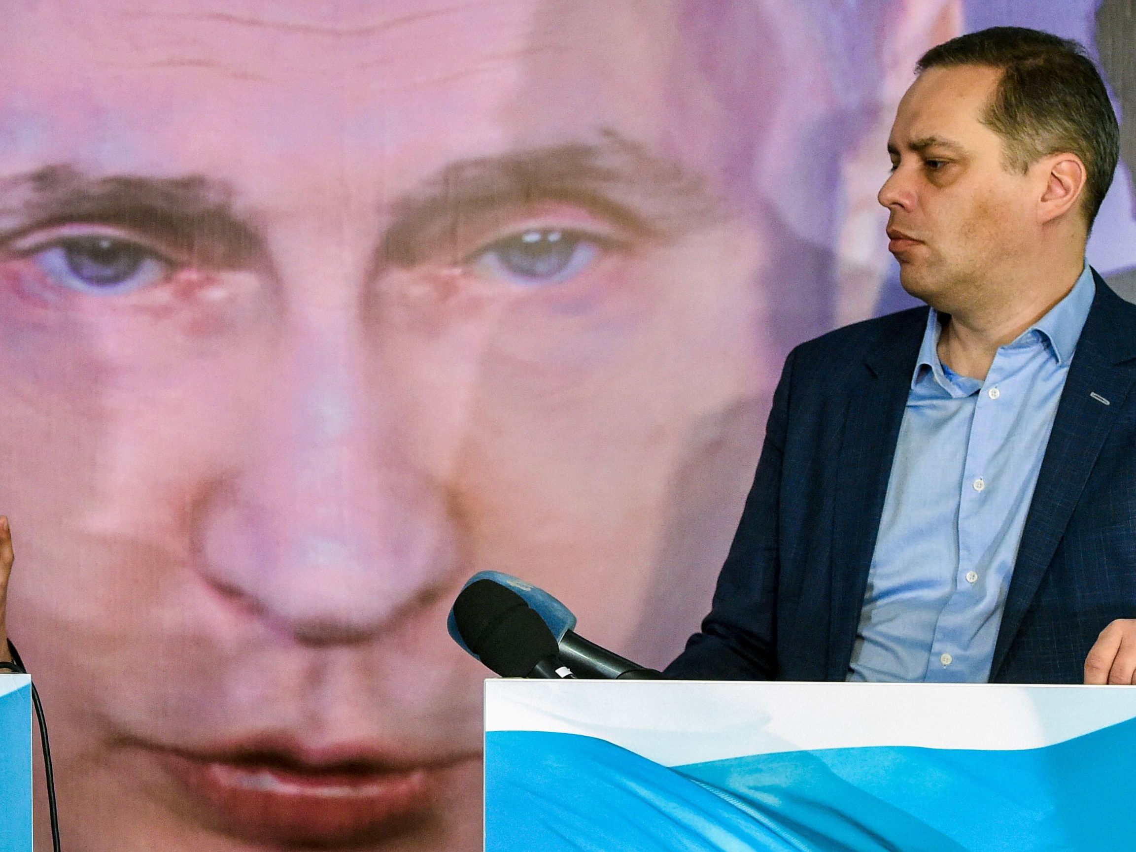 Milow begrüßt die westlichen Sanktionen gegen Russland, will aber noch einen Schritt weitergehen.