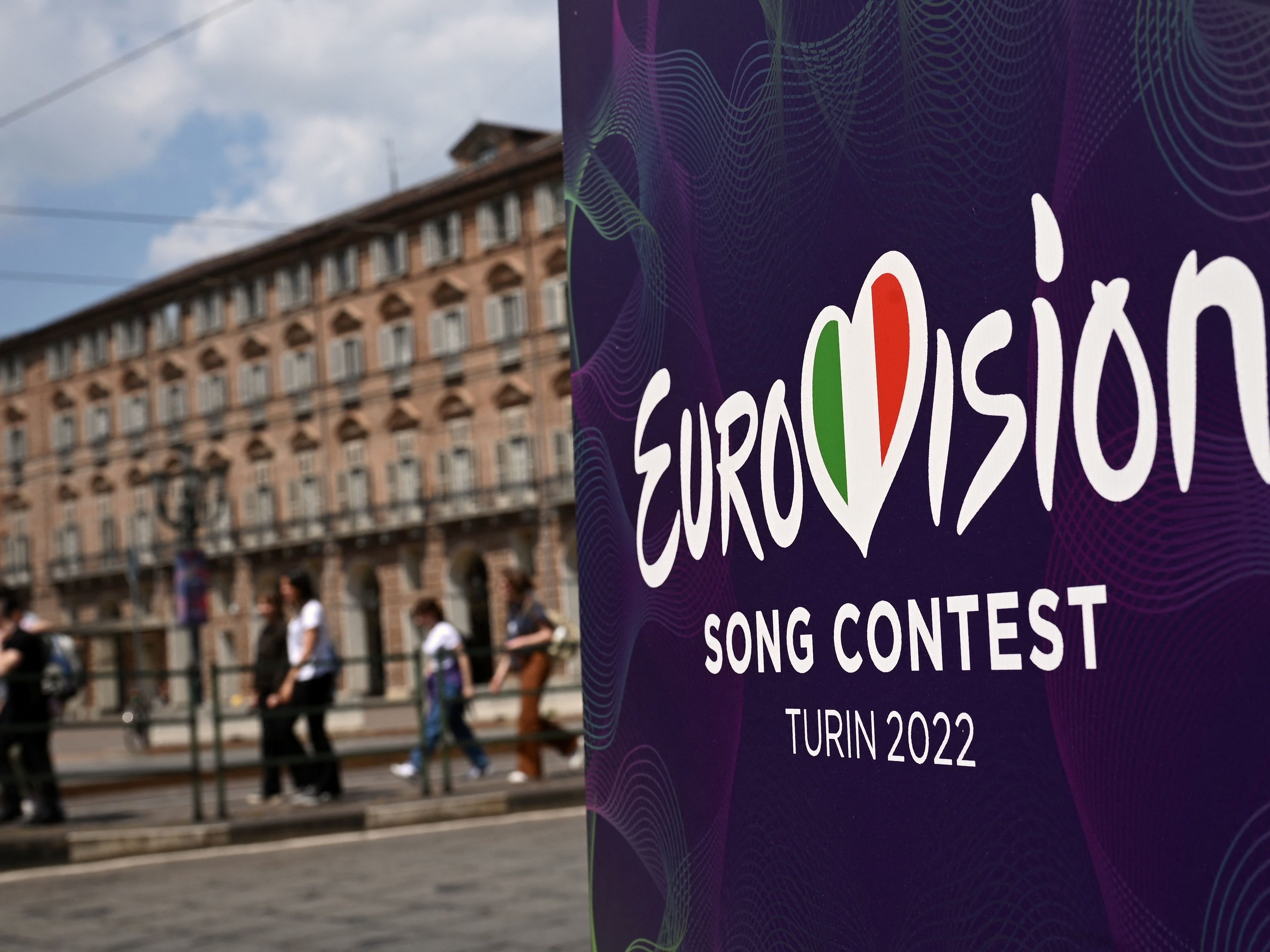 Eine Woche ESC in Turin mit allen Veranstaltungen kostet Fans etwa 9.600 Euro. Eine Woche ESC in Turin mit allen Veranstaltungen kostet Fans etwa 9.600 Euro.