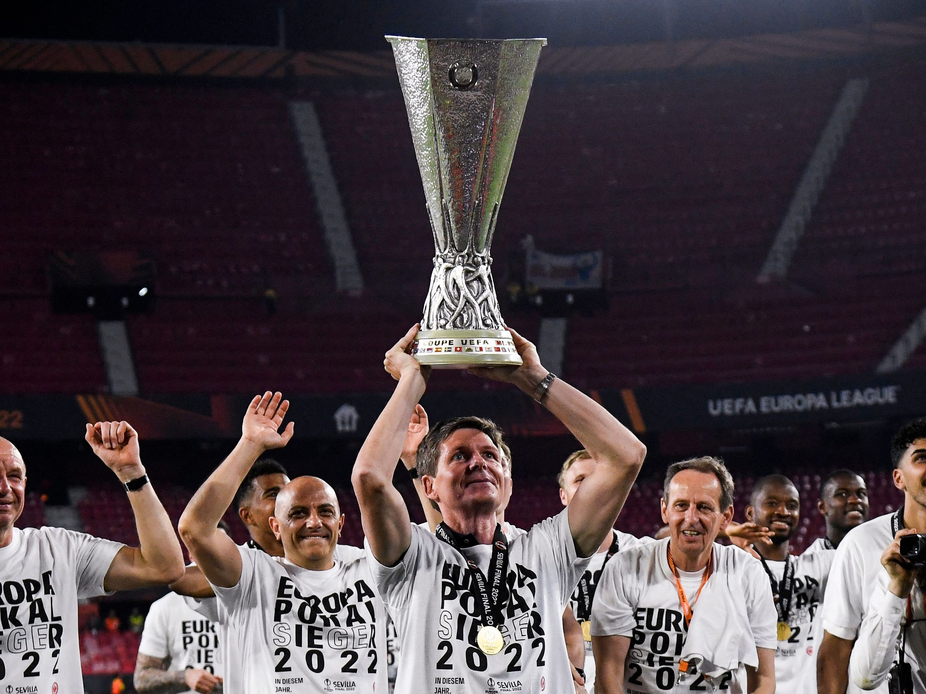 Ein historischer Sieg für Glasner: Frankfurt gewinnt die Europa League. Ein historischer Sieg für Glasner: Frankfurt gewinnt die Europa League.