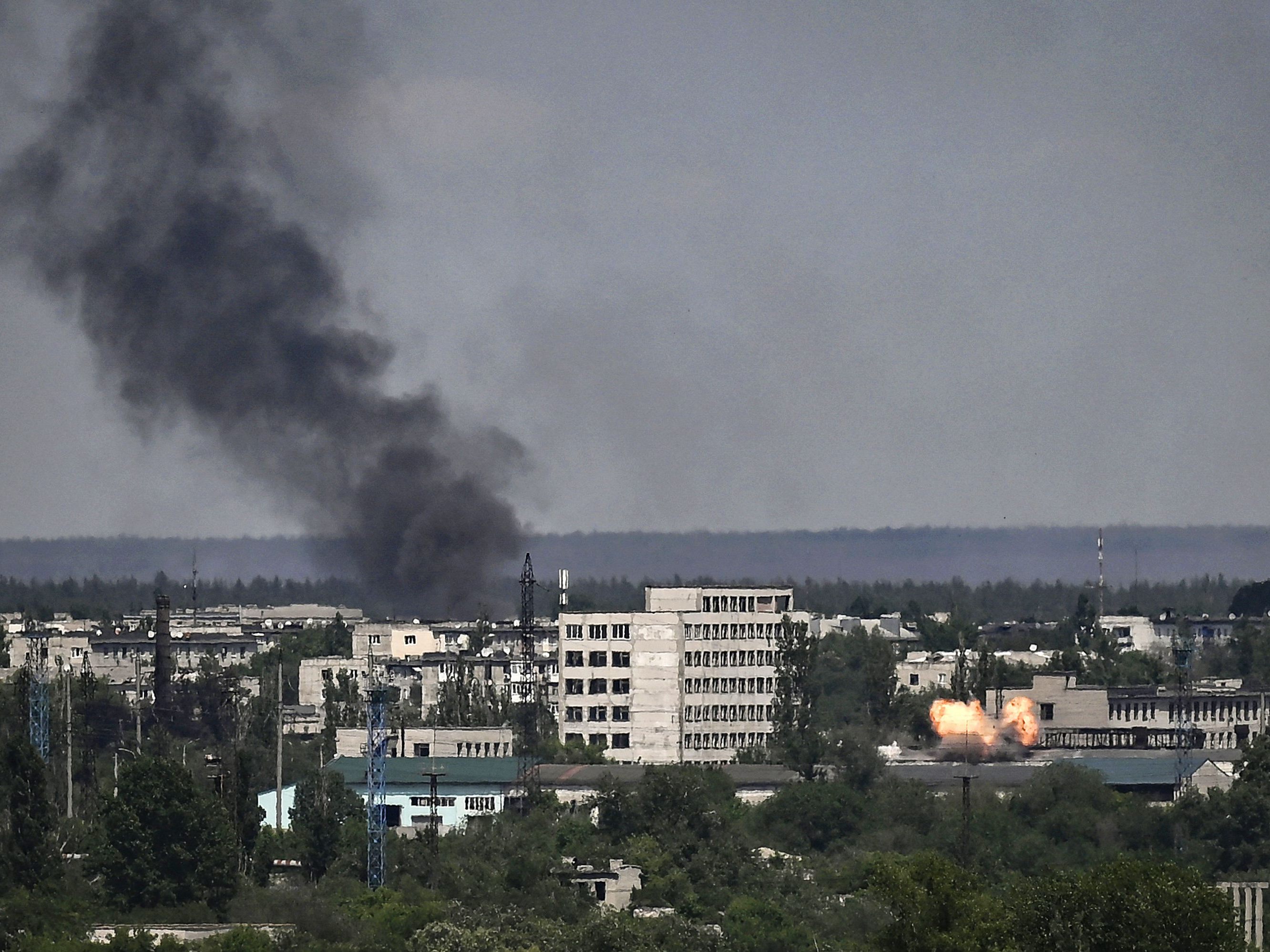 Die Kämpfe um die östliche Stadt Sewerodonezk in der Ukraine halten an.