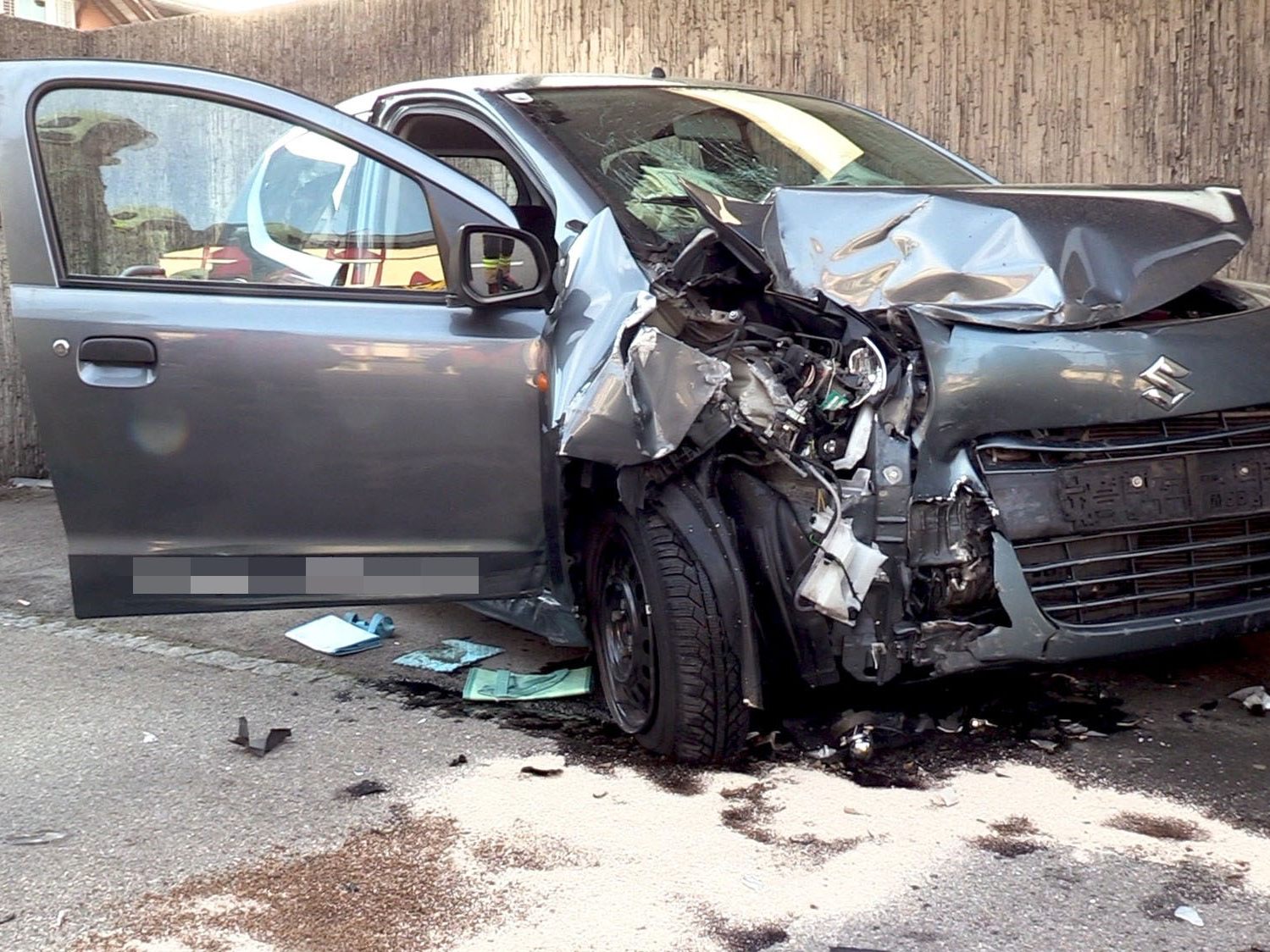Bei dem Unfall in Lustenau wurde eine Person eingeklemmt.