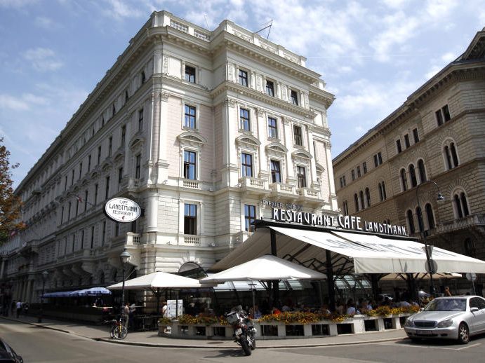 Das Wiener Lesefest "Rund um die Burg" findet in der Bel Etage über dem Café Landtmann statt.