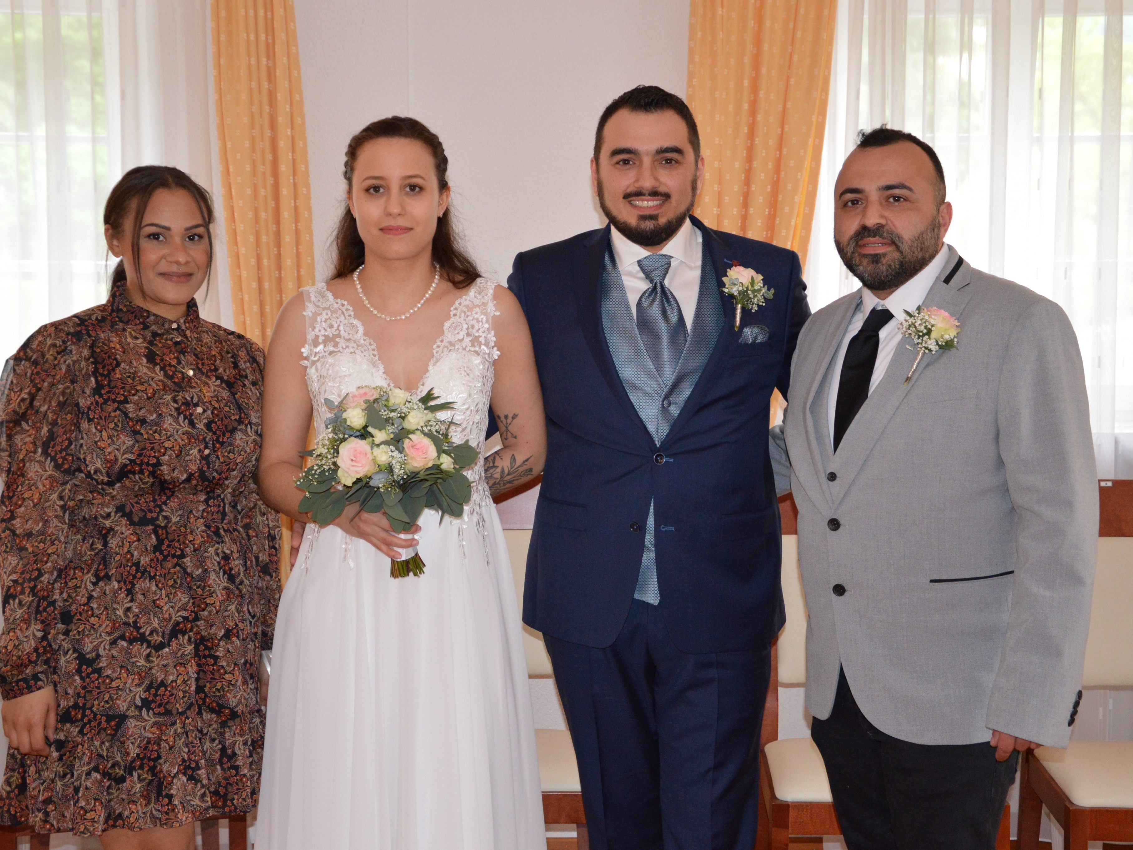 Samanta Kleindienst und Yalcin Demir feierten ihre standesamtliche Trauung in Hohenems. Samanta Kleindienst und Yalcin Demir feierten ihre standesamtliche Trauung in Hohenems.