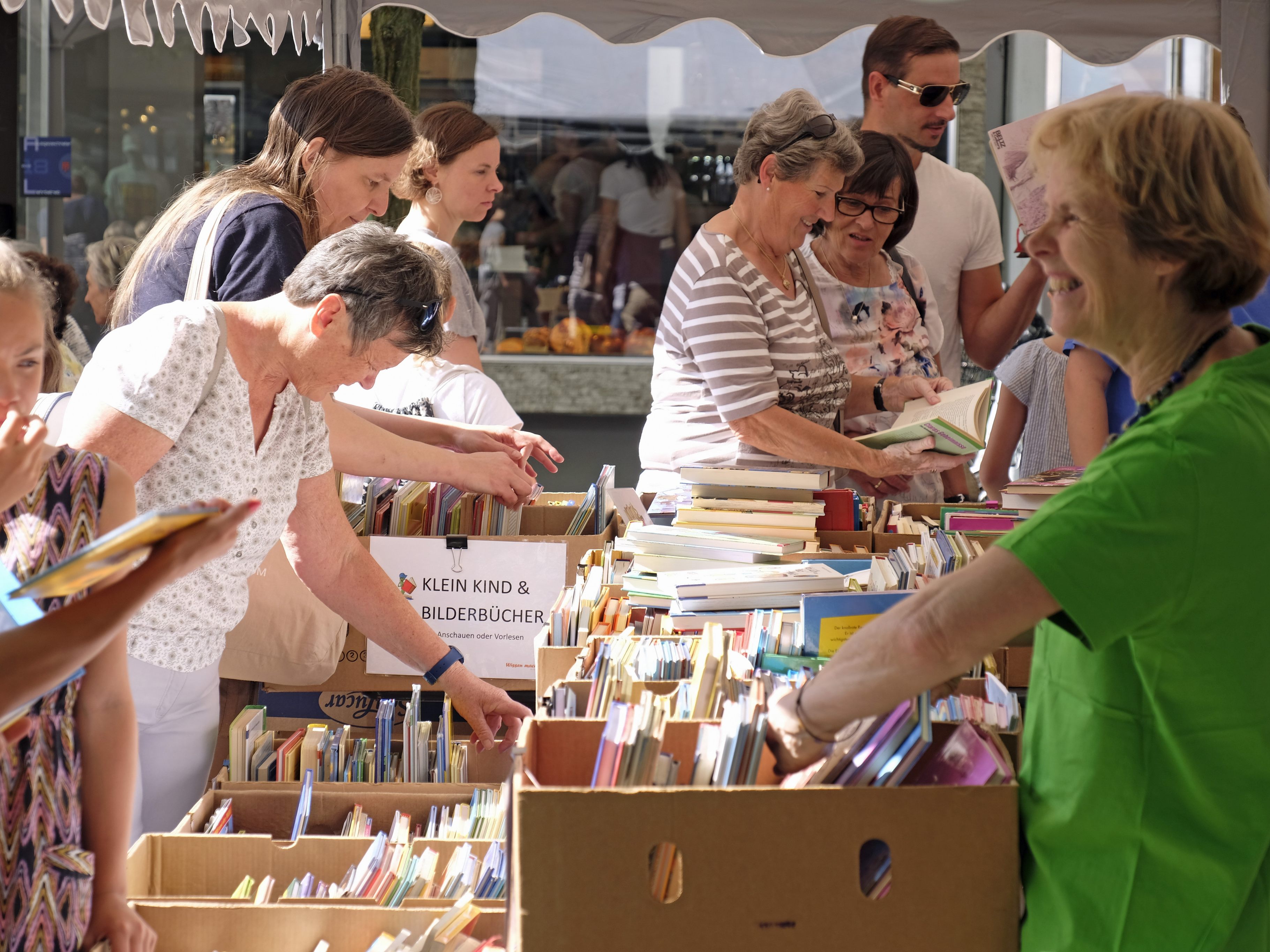 Der Flohmarkt findet am Samstag von 8 bis 14 Uhr im Pfarrpark neben der Kirche St.Martin statt.