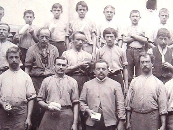 Das „teatro caprile“ greift die Geschichte der „Fabrikler“ auf. Das „teatro caprile“ greift die Geschichte der „Fabrikler“ auf.