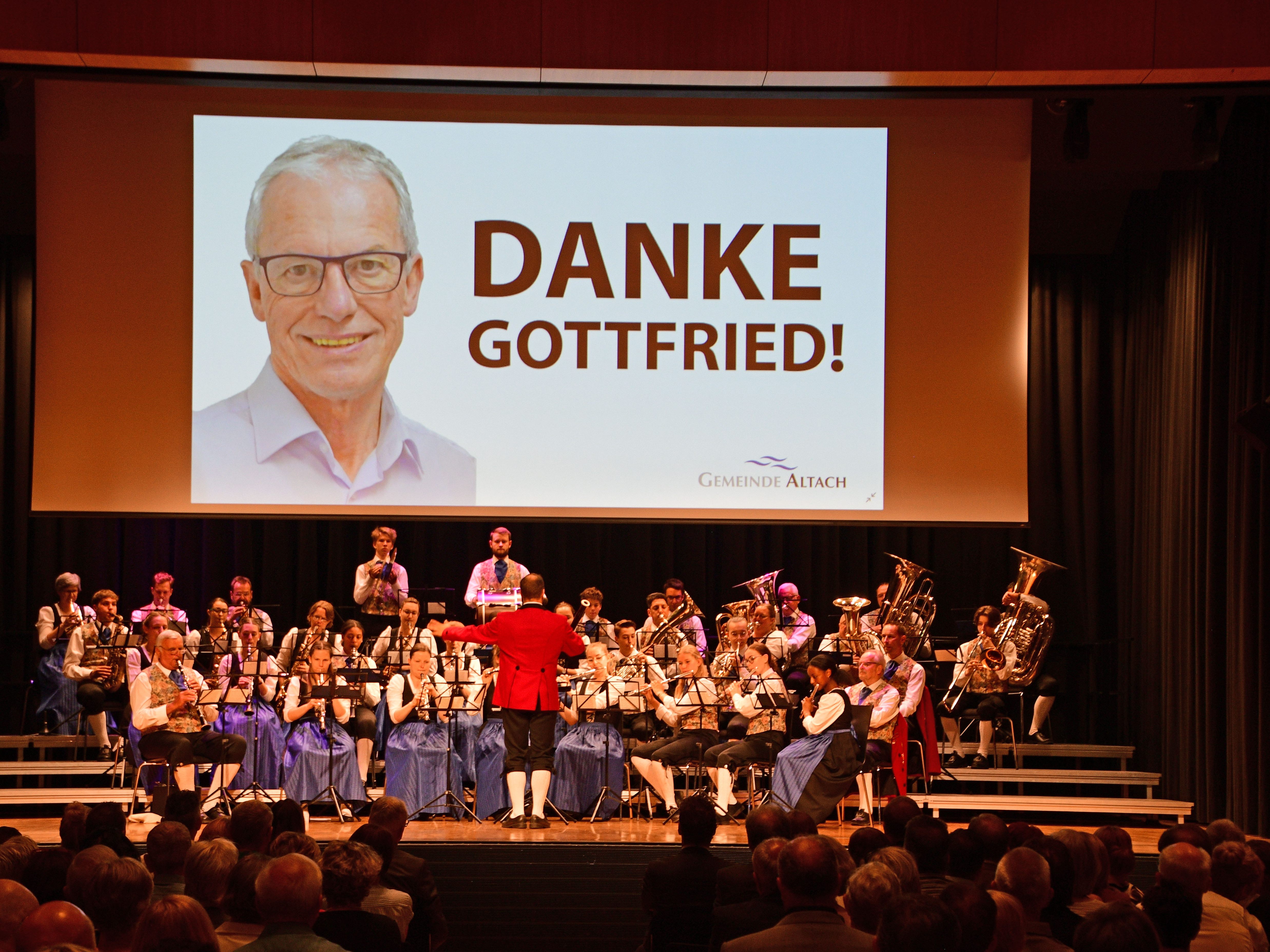 Im Altacher KOM stieg am vergangenen Wochenende das verdiente Danke-Fest für Altbürgermeister Gottfried Brändle