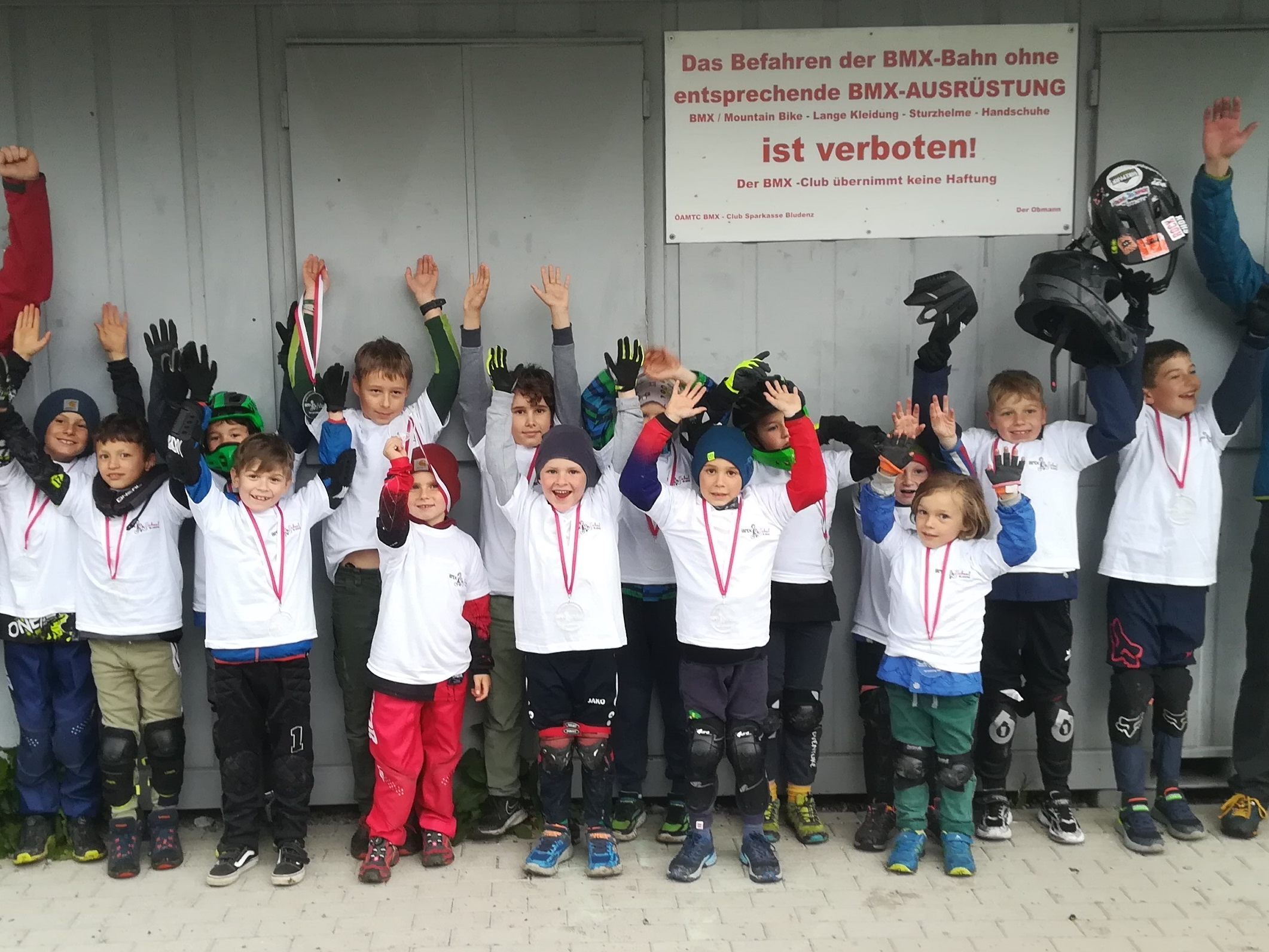 Freude über den erfolgreichen Abschluss der BMX-School.