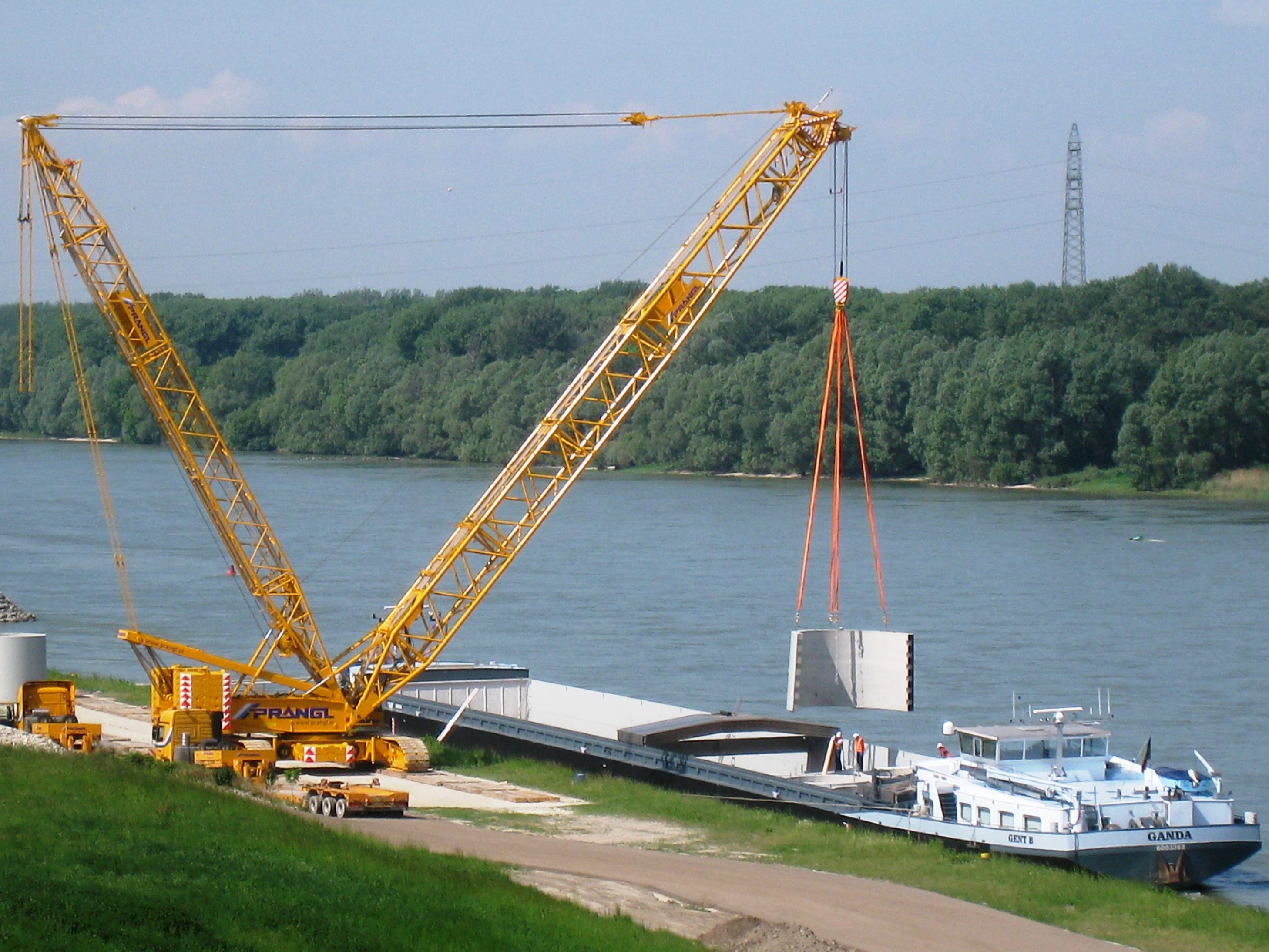 Schwersttransporte sollen vermehrt die Donau nützen