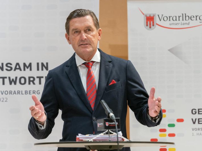 Auch Wiens Wirtschaftsstadtrat Peter Hanke (SPÖ) will raschere UVP-Verfahren im Energiebereich. Auch Wiens Wirtschaftsstadtrat Peter Hanke (SPÖ) will raschere UVP-Verfahren im Energiebereich.