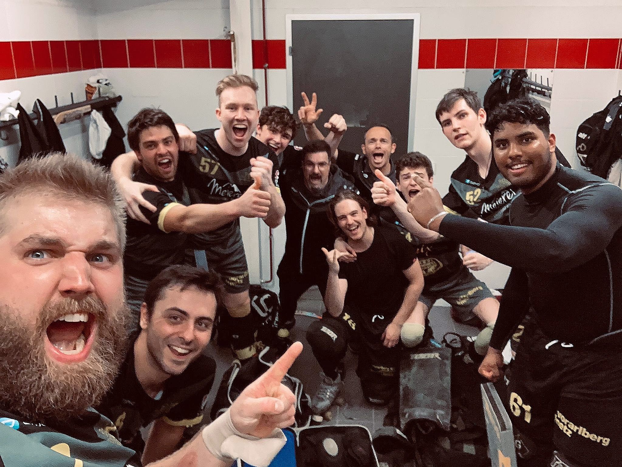 Der Jubel nach dem Sieg gegen Titelaspiranten war bei den Dornbirner Rollhockey-Cracks groß. Der Jubel nach dem Sieg gegen Titelaspiranten war bei den Dornbirner Rollhockey-Cracks groß.