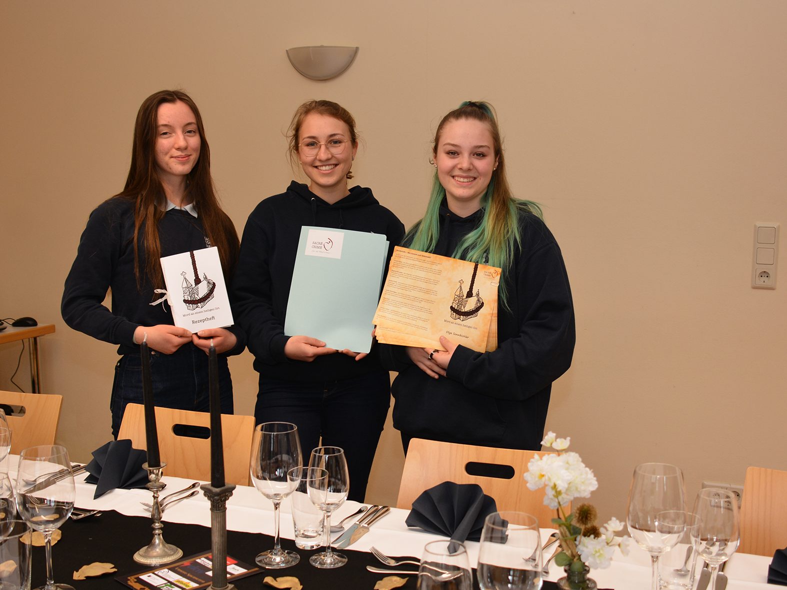 Projektleiterinnen Anna Rothfuß, Indira Gorbach und Leonie Spieler