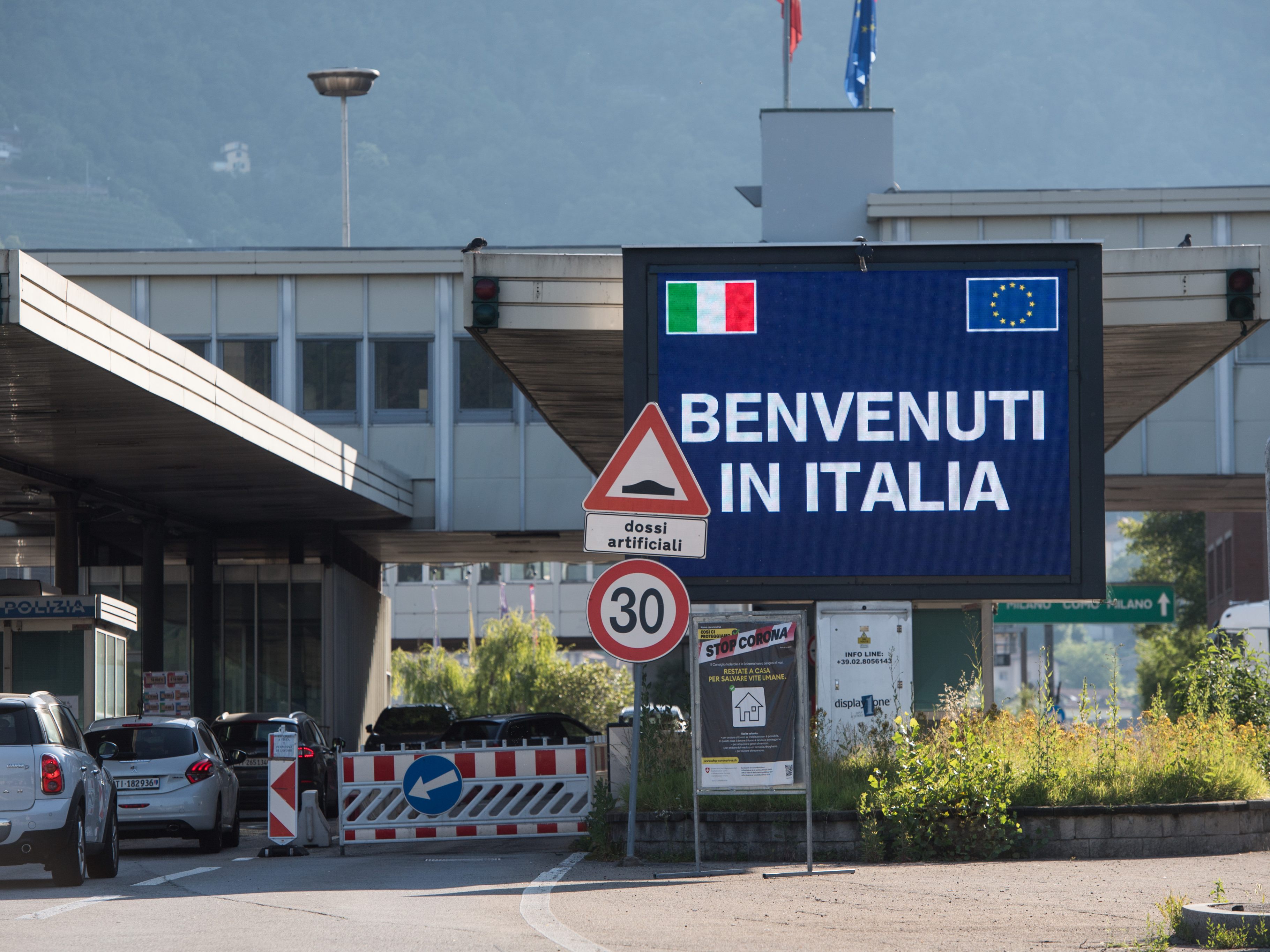 Italien hebt die Einreiseregelen auf.