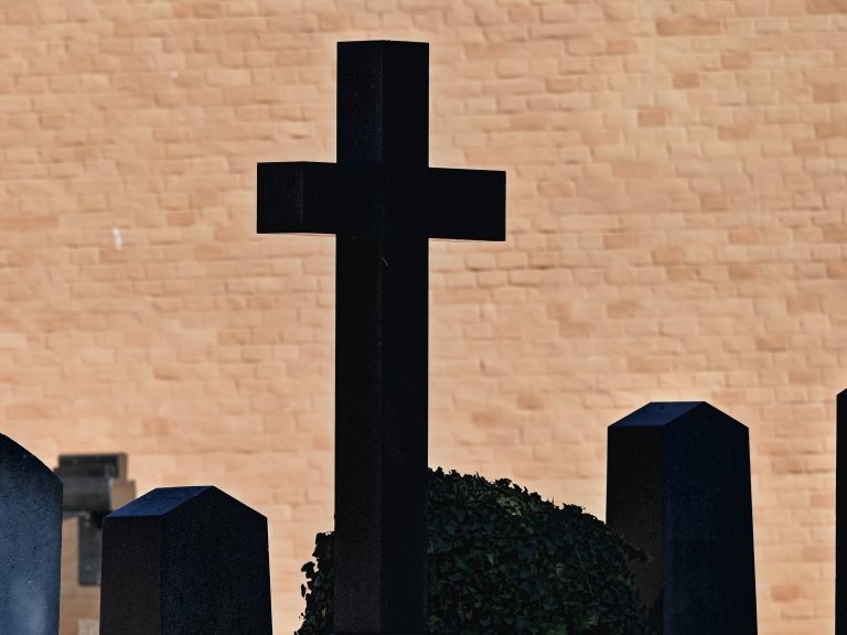 Corona-Pandemie: Viele Todesfälle wegen Überlastung der Gesundheitssysteme