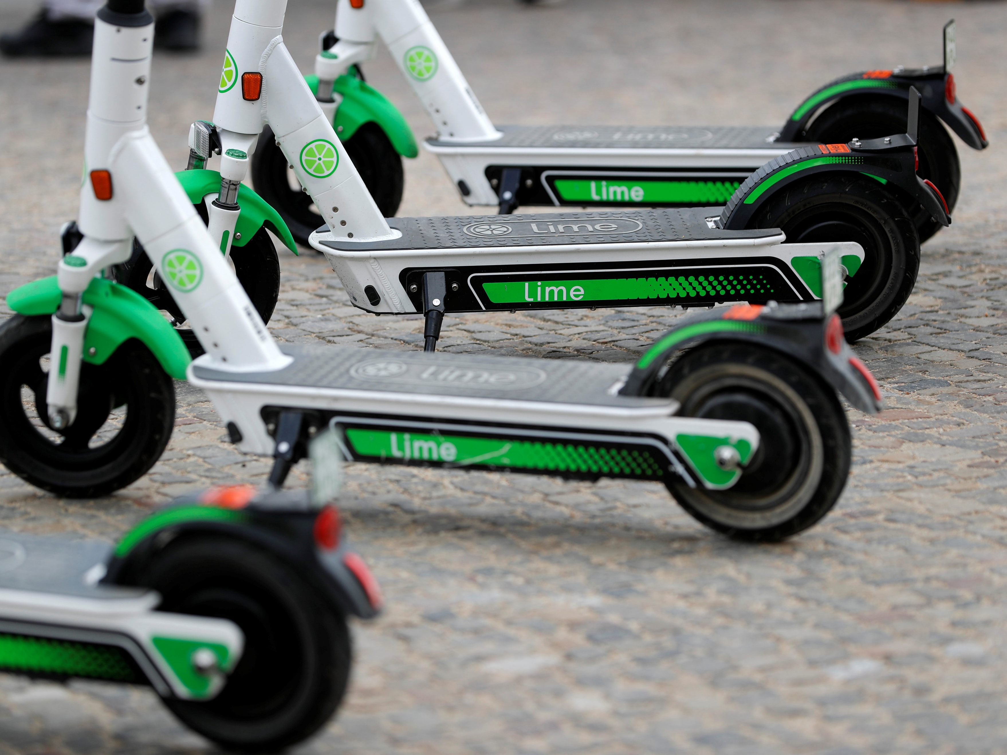 Wer gerne mit dem E-Scooter unterwegs ist und einen "Mobilpass Wien" besitzt, der sollte einen Blick auf das Programm "Lime Access" werfen.