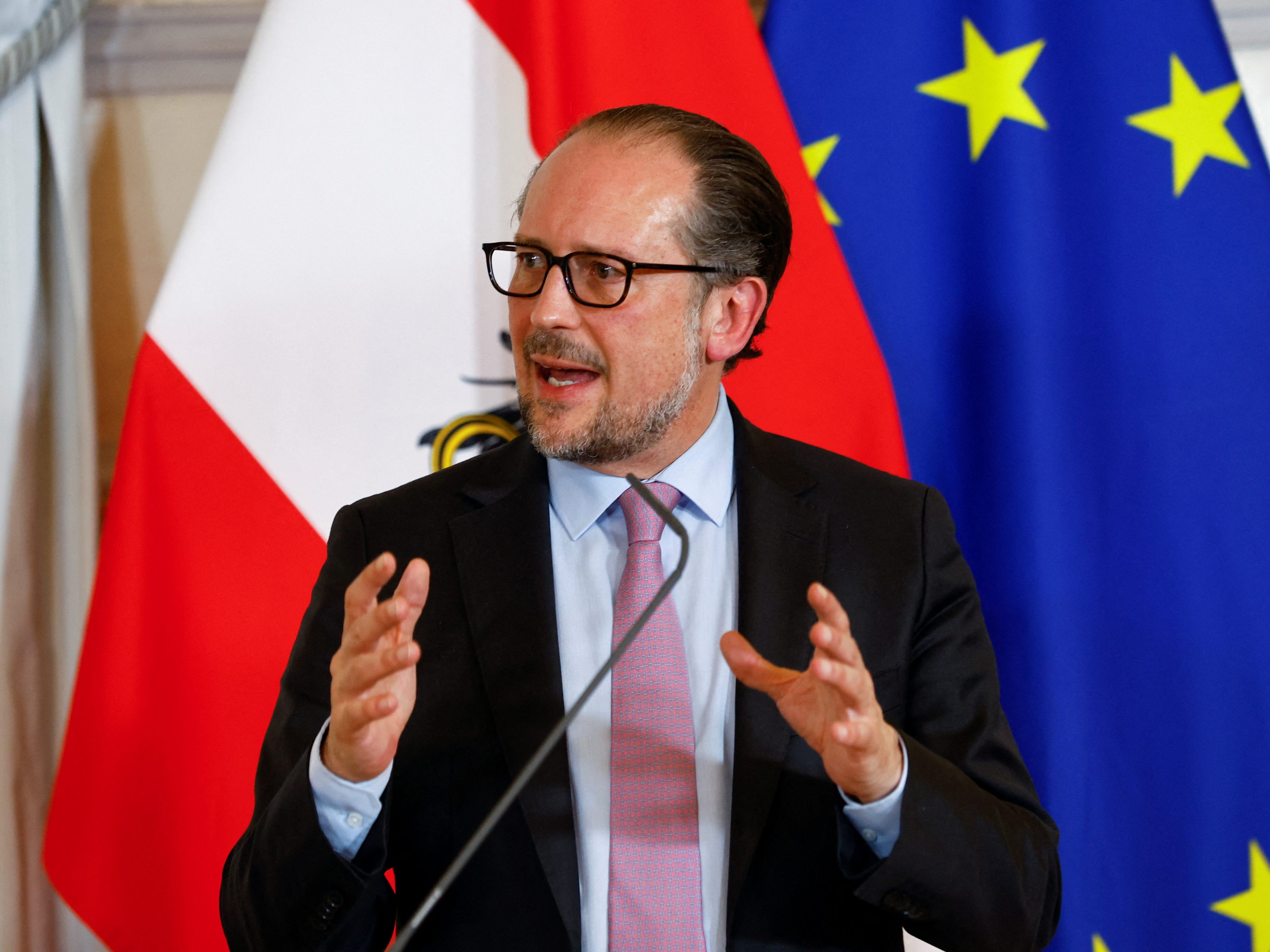 Schallenberg unterstützt den EU-Beitritt der Ukraine. Schallenberg unterstützt den EU-Beitritt der Ukraine.