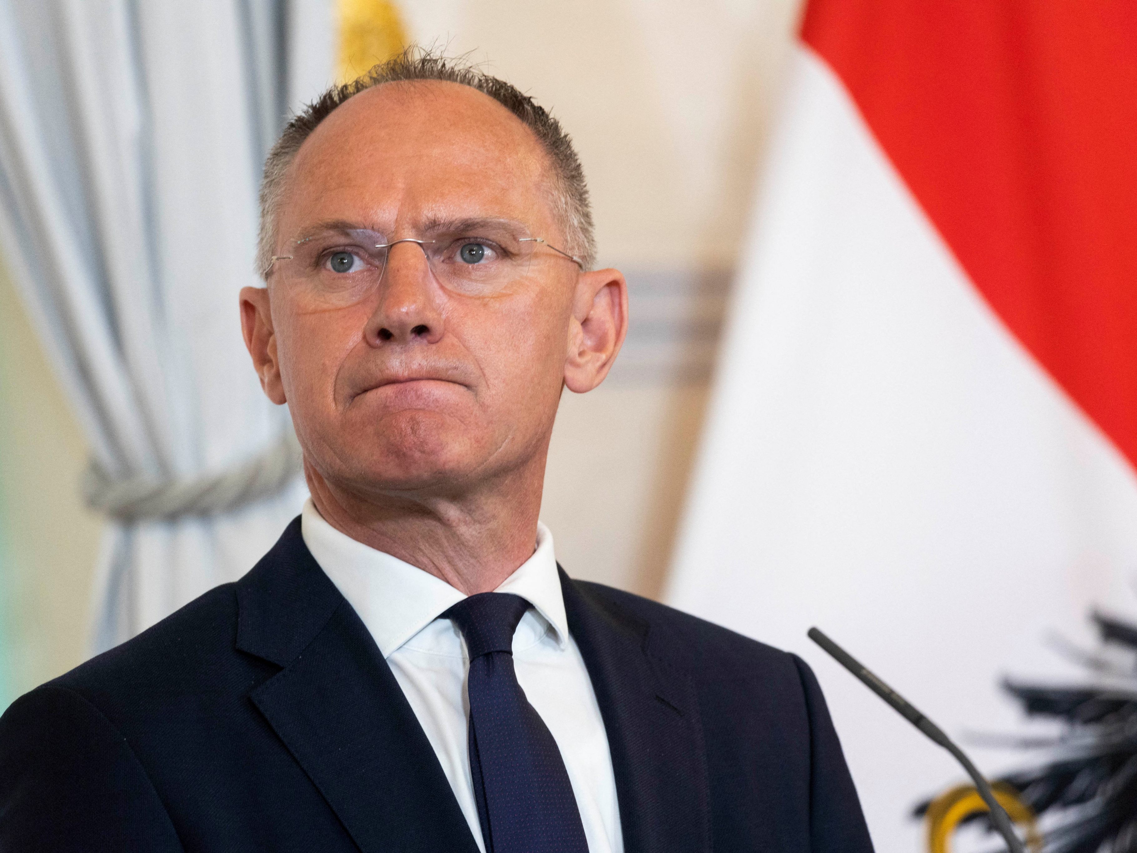 Gerhard Karner wird bei der Cybercrime-Pressekonferenz - der Livestream startet auf VIENNA.at um 11 Uhr - mit dabei sein. Bei dem Termin wird auch der Cybercrime Report 2021 präsentiert. Gerhard Karner wird bei der Cybercrime-Pressekonferenz - der Livestream startet auf VIENNA.at um 11 Uhr - mit dabei sein. Bei dem Termin wird auch der Cybercrime Report 2021 präsentiert.