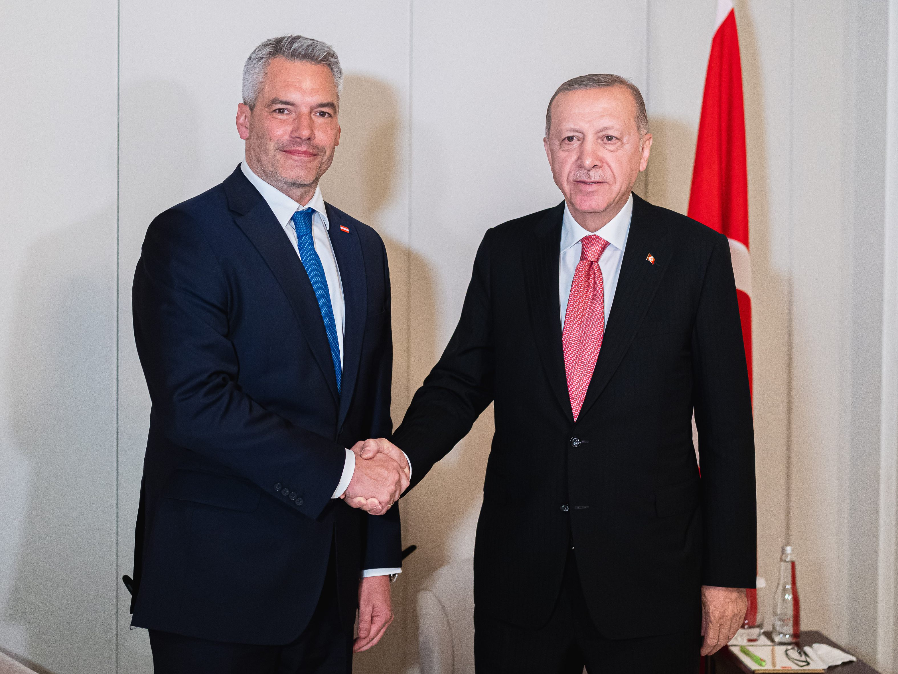 Das Treffen mit Erdogan verlief laut Nehammer "ohne Verstimmung". Das Treffen mit Erdogan verlief laut Nehammer "ohne Verstimmung".